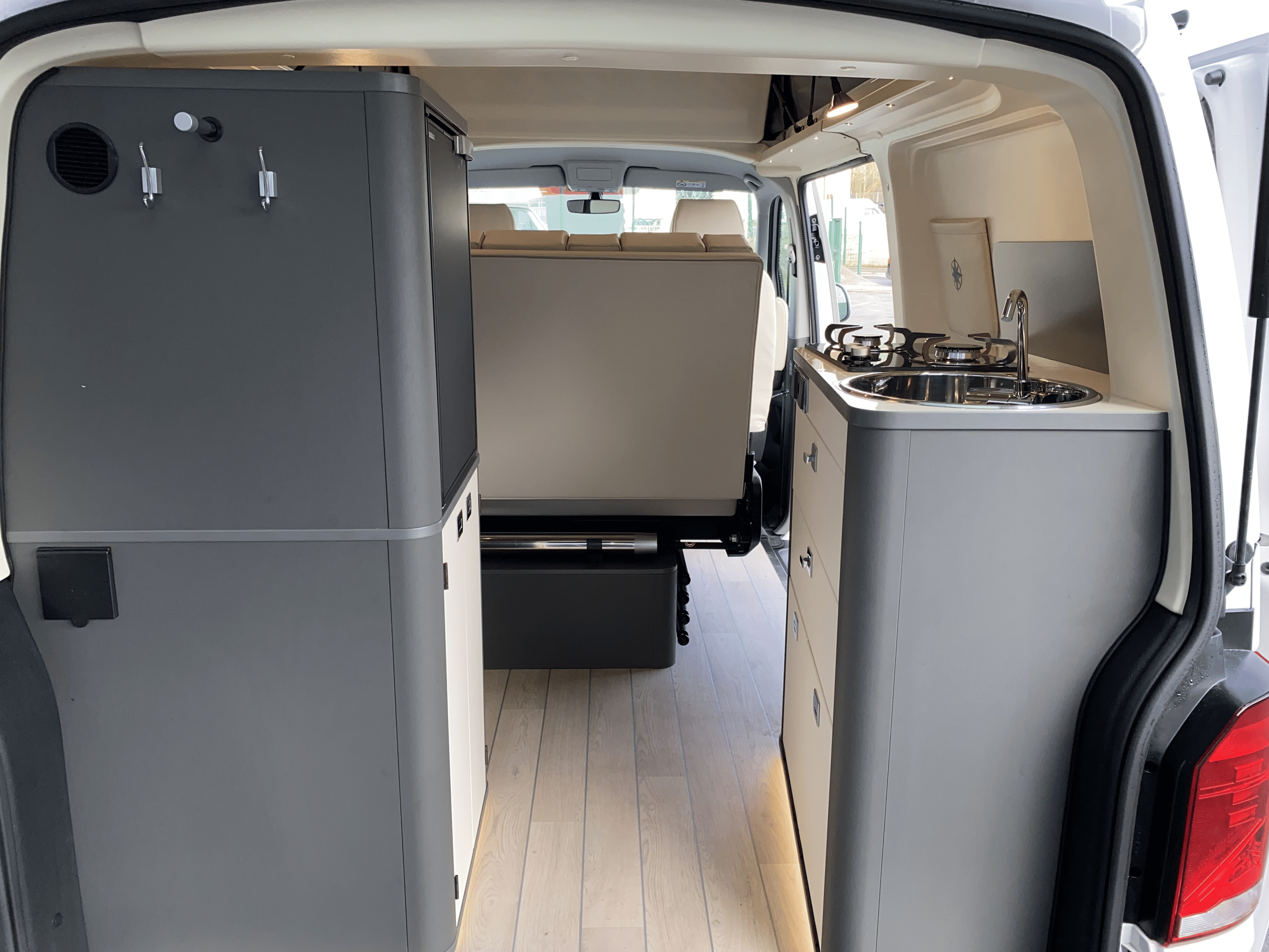Volkswagen Westfalia Kepler Five met Autostoel baby
