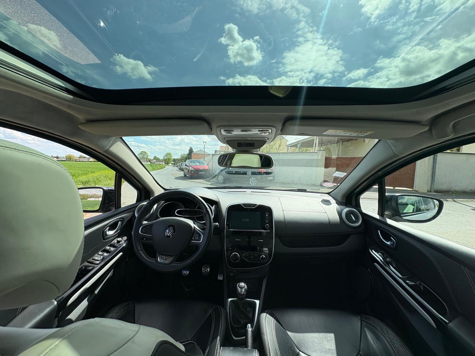 Renault Clio avec GPS