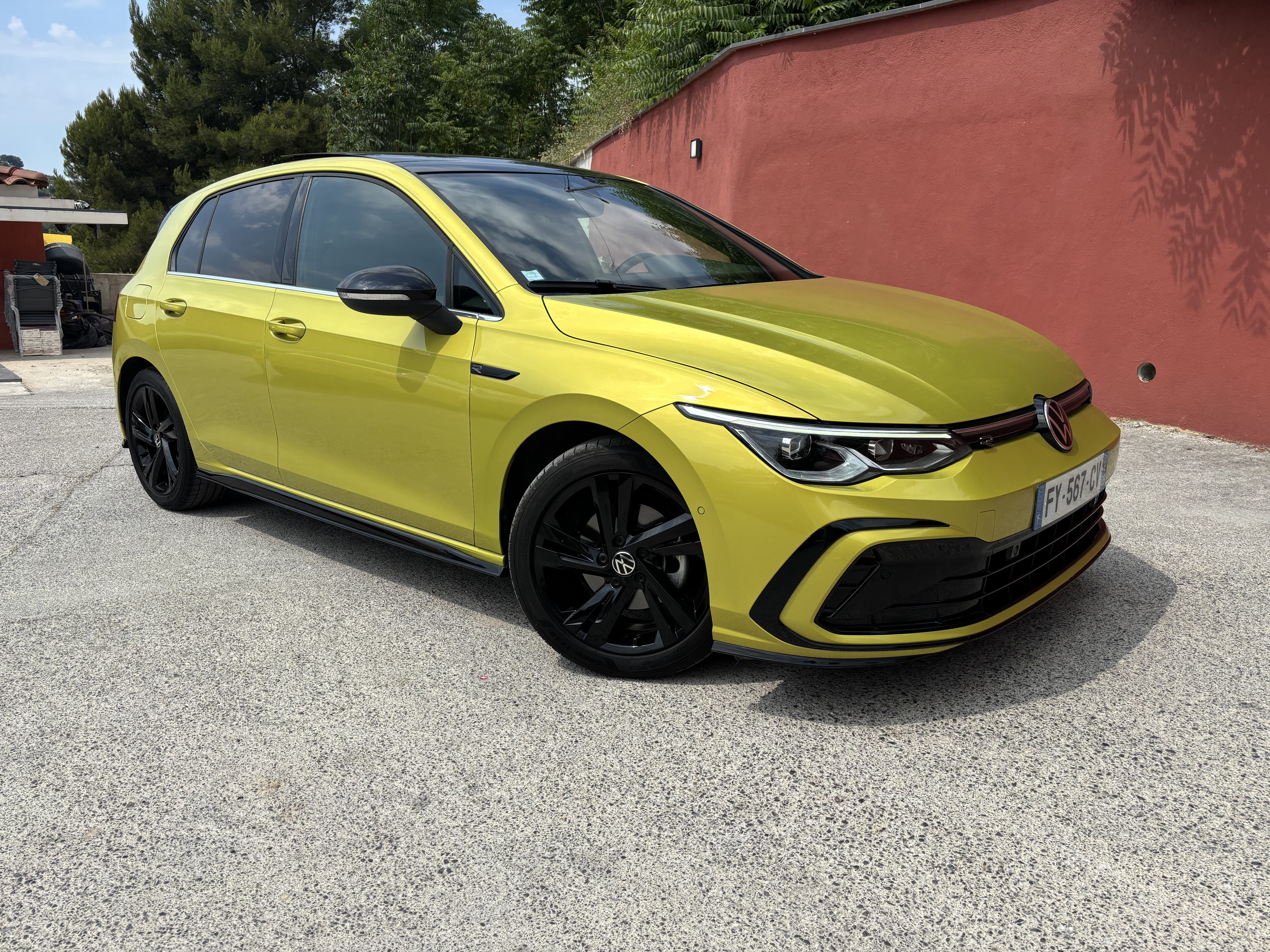 Volkswagen Golf with Bluetooth audio