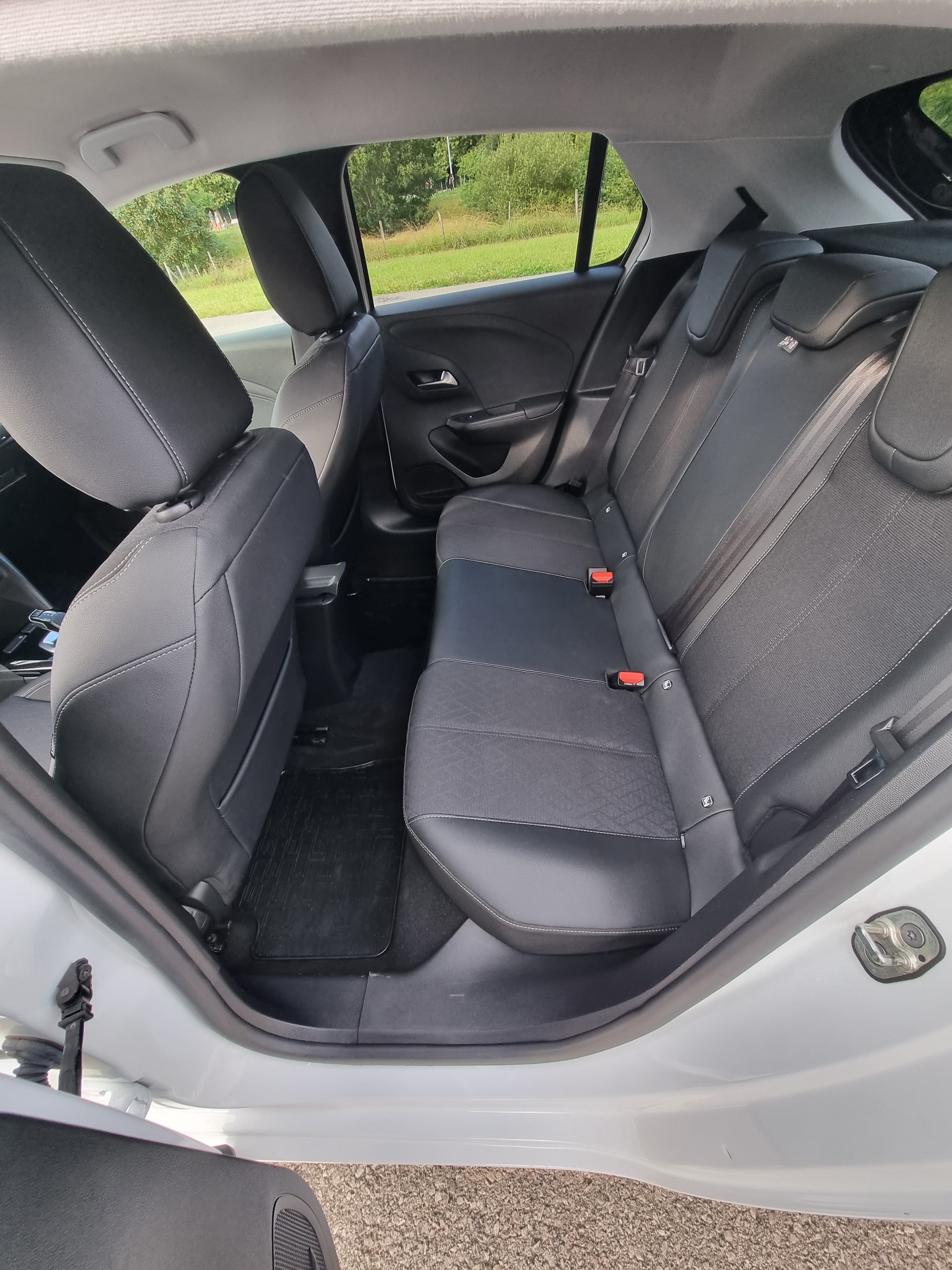Opel Corsa-E 136 CV con Audio Bluetooth