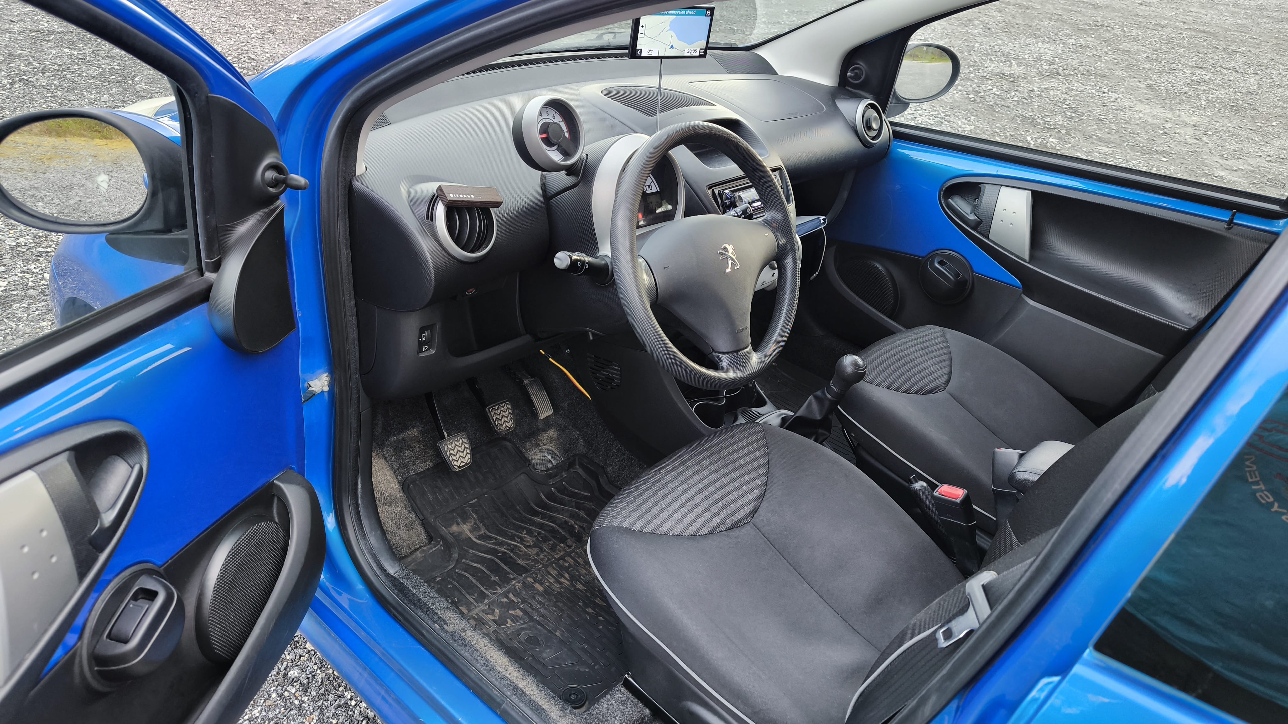 Peugeot 107 1.0 med Bluetooth audio