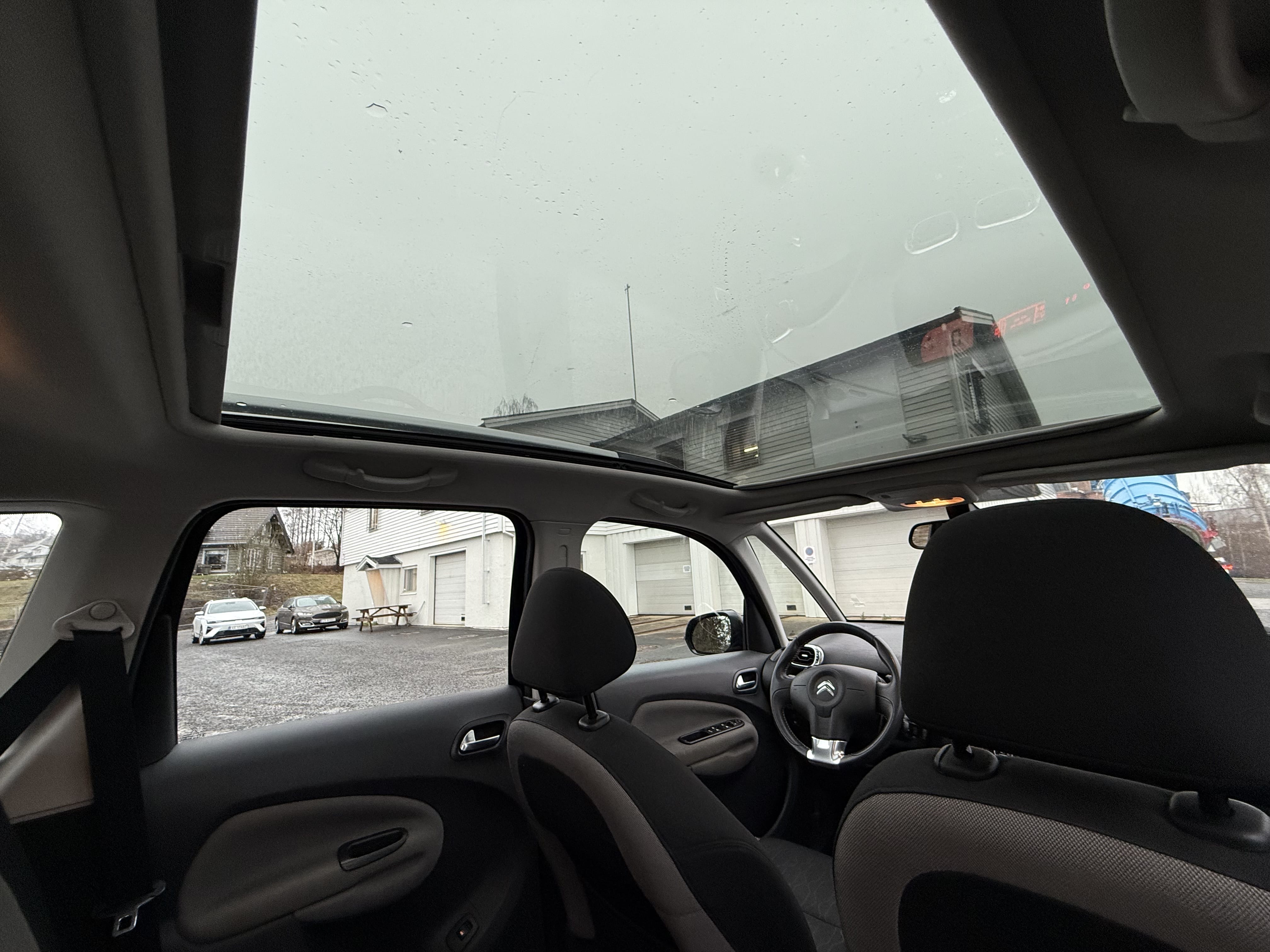 Citroen C3 Picasso Automat - Gratis parkering with Hitch