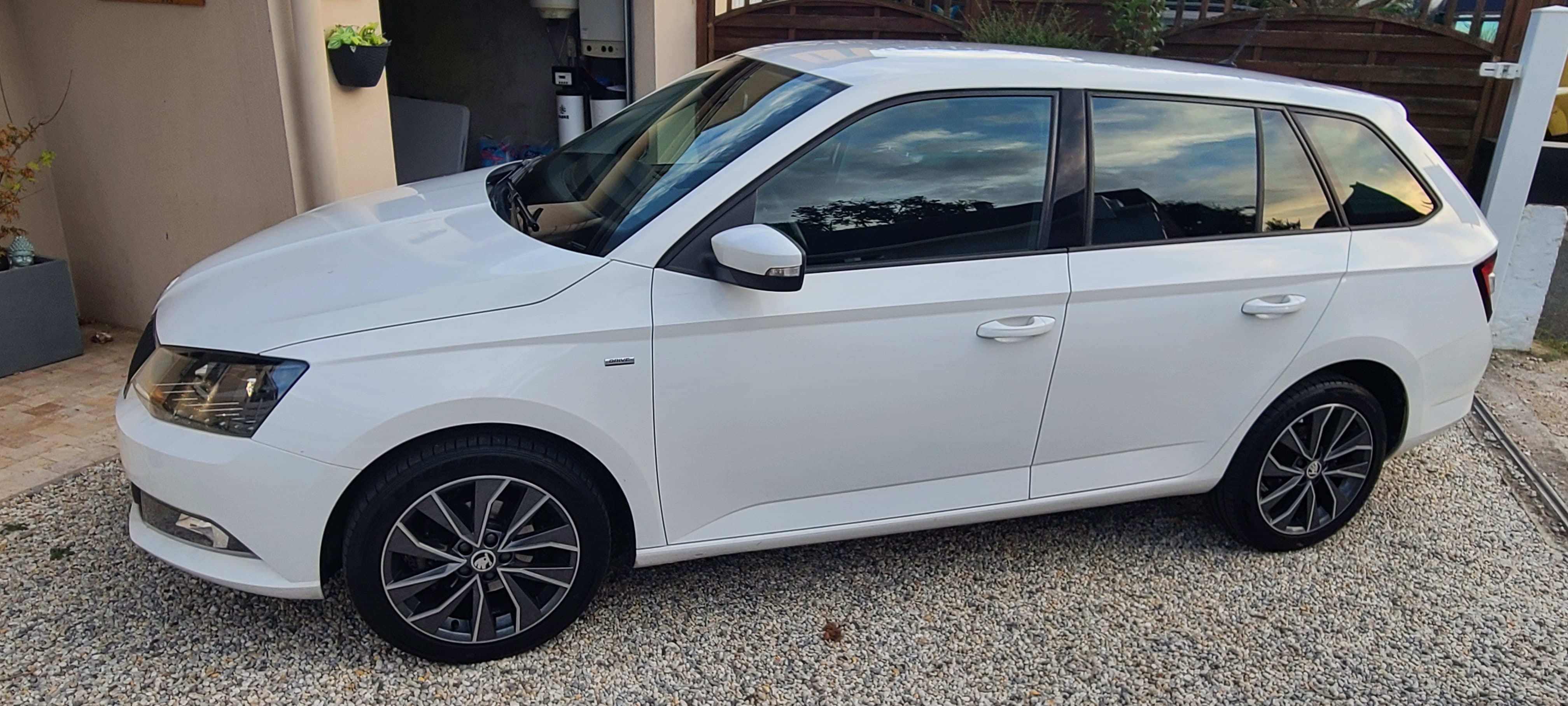 Skoda Fabia, 2018, Essence 98