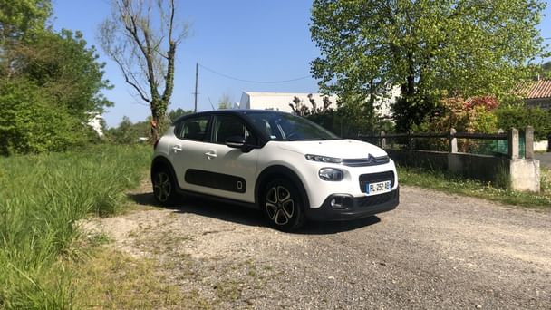 Citroen C3 pratique & confortable à 3 min de l’aéroport, place dédiée avec Climatisation