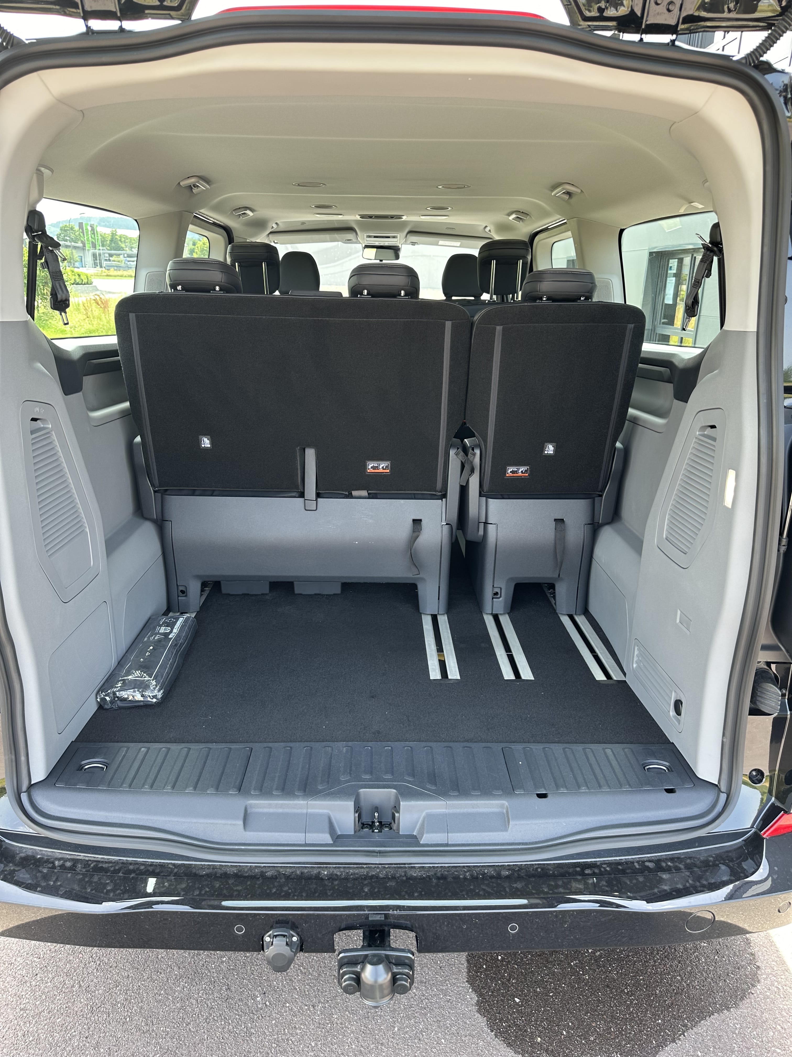 Ford Tourneo Custom Titanium 2.0 L2 NEUES MODELL 2024 mit Navigationsgerät