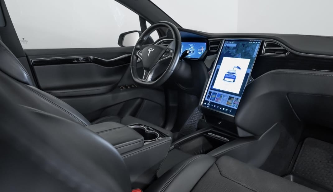 Tesla Model X med Vinterdekk