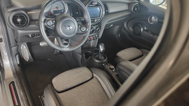 Mini Cooper 3 portes JCW avec Coffre de toit