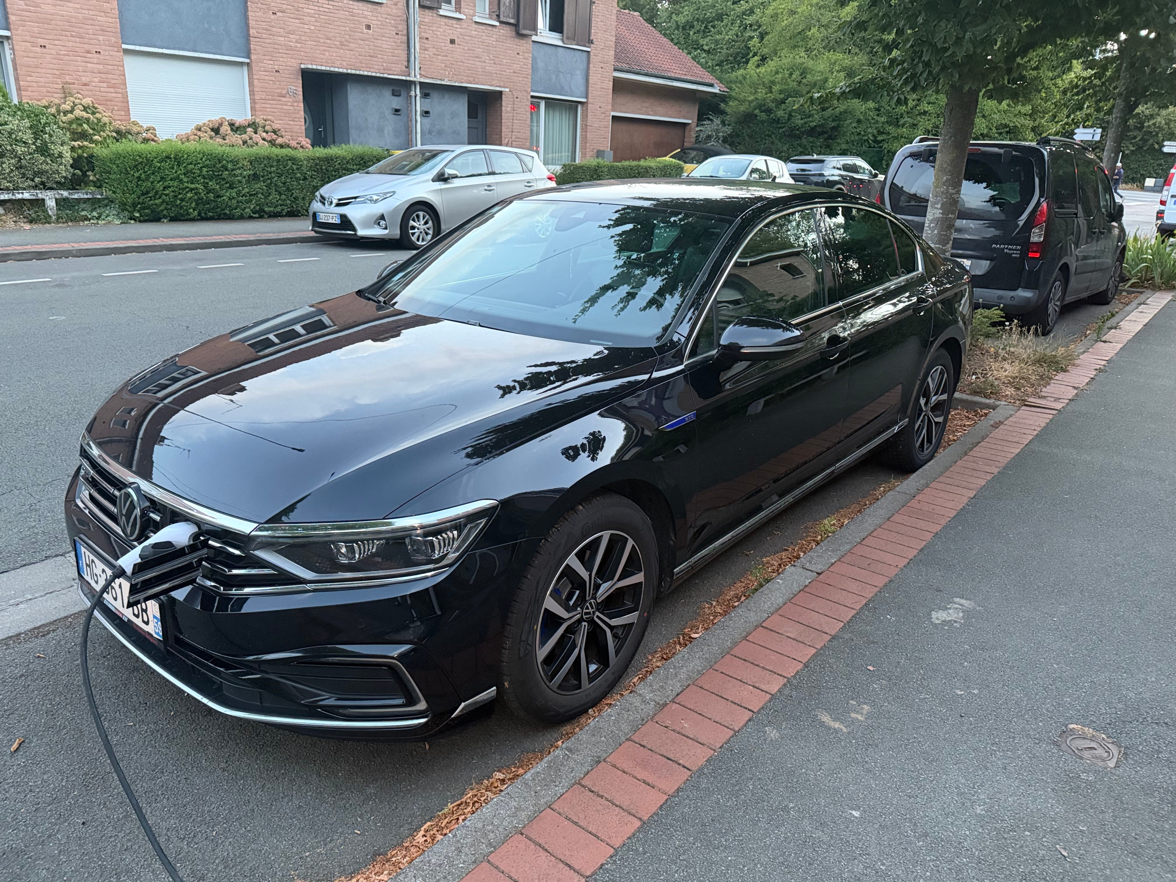 Volkswagen Passat GTE, 2022, Essence 98 / Électrique (hybride), automatique