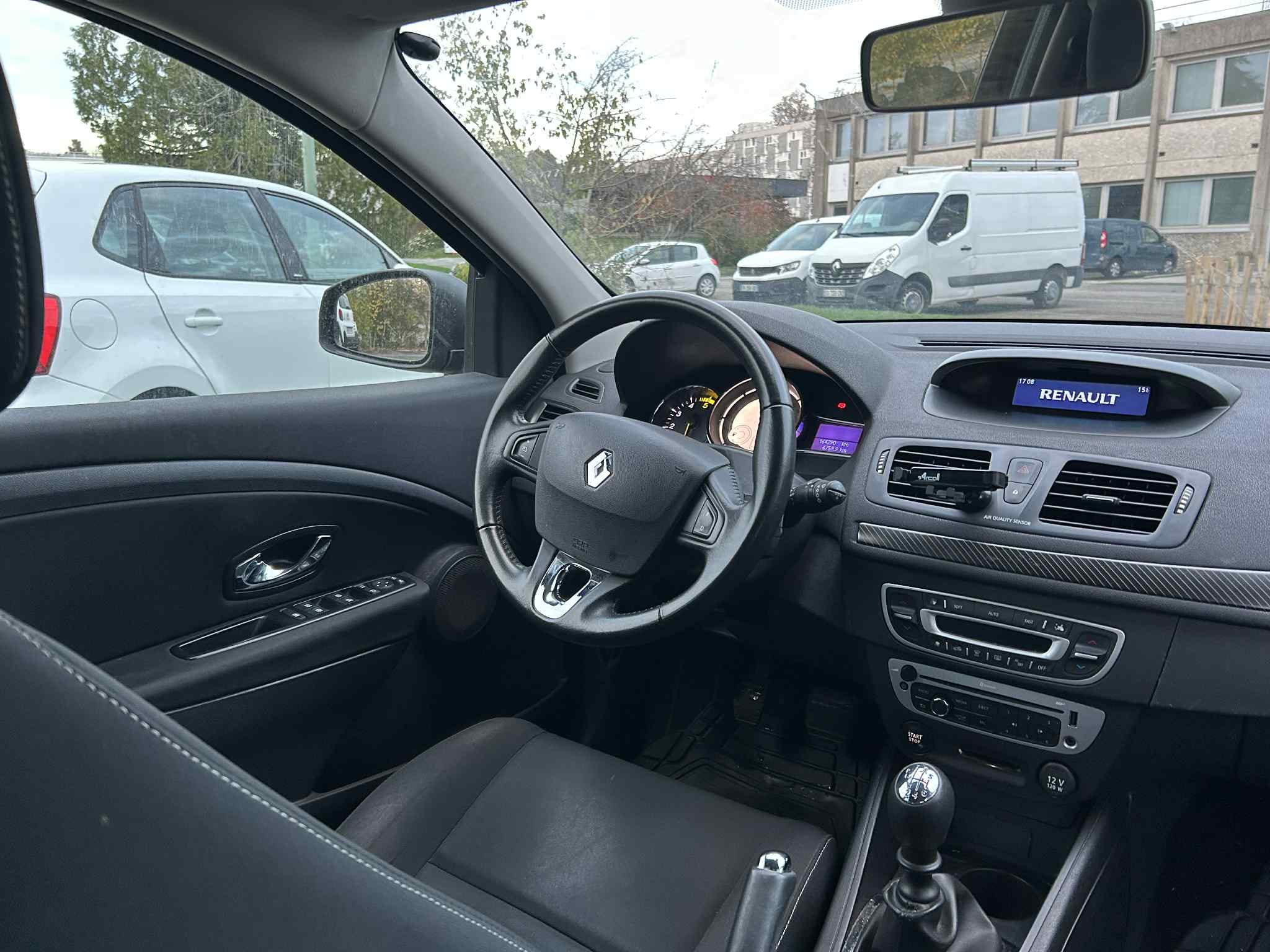 Renault Mégane avec Siège bébé