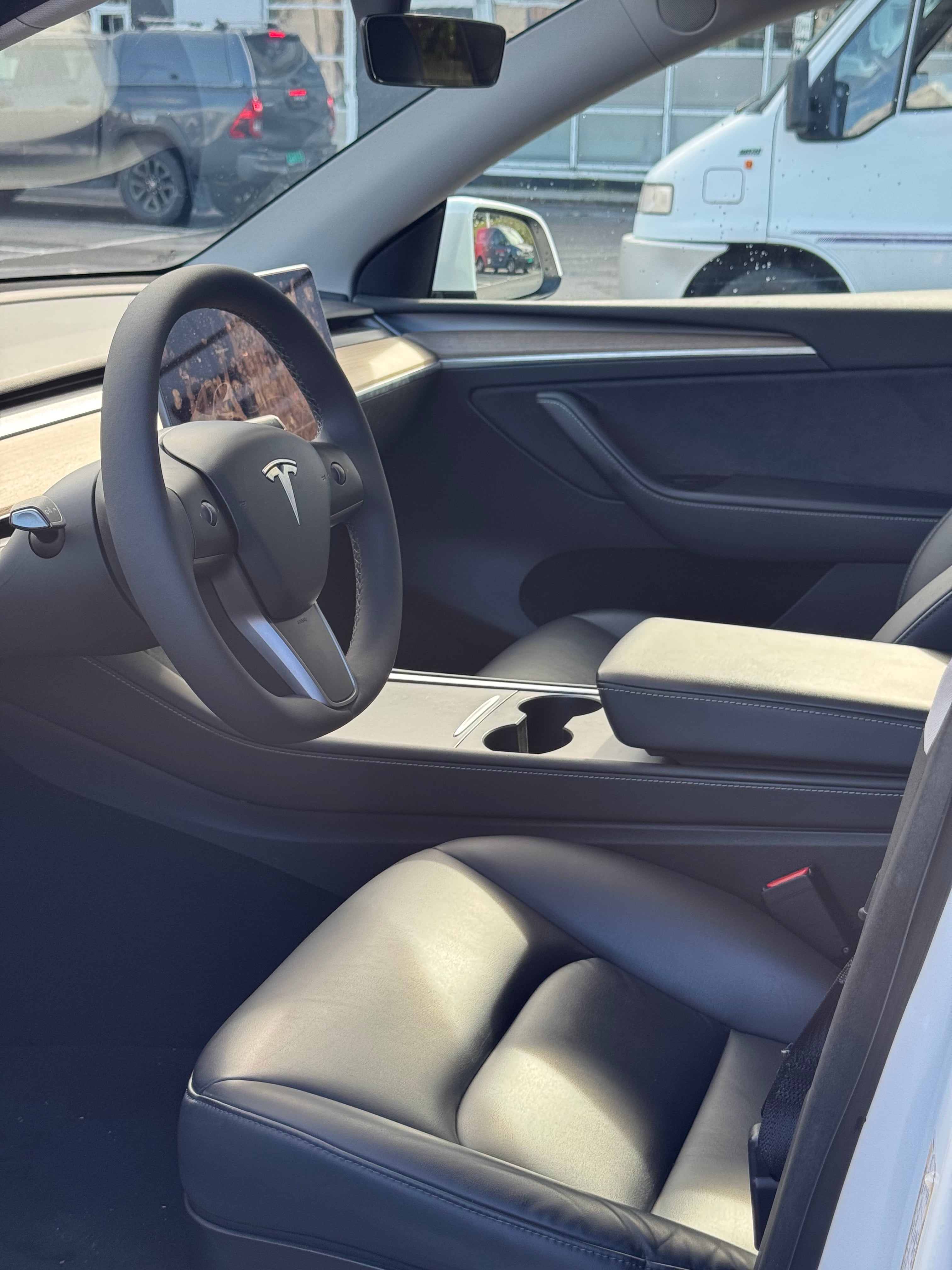 Tesla Model Y Long Range med GPS
