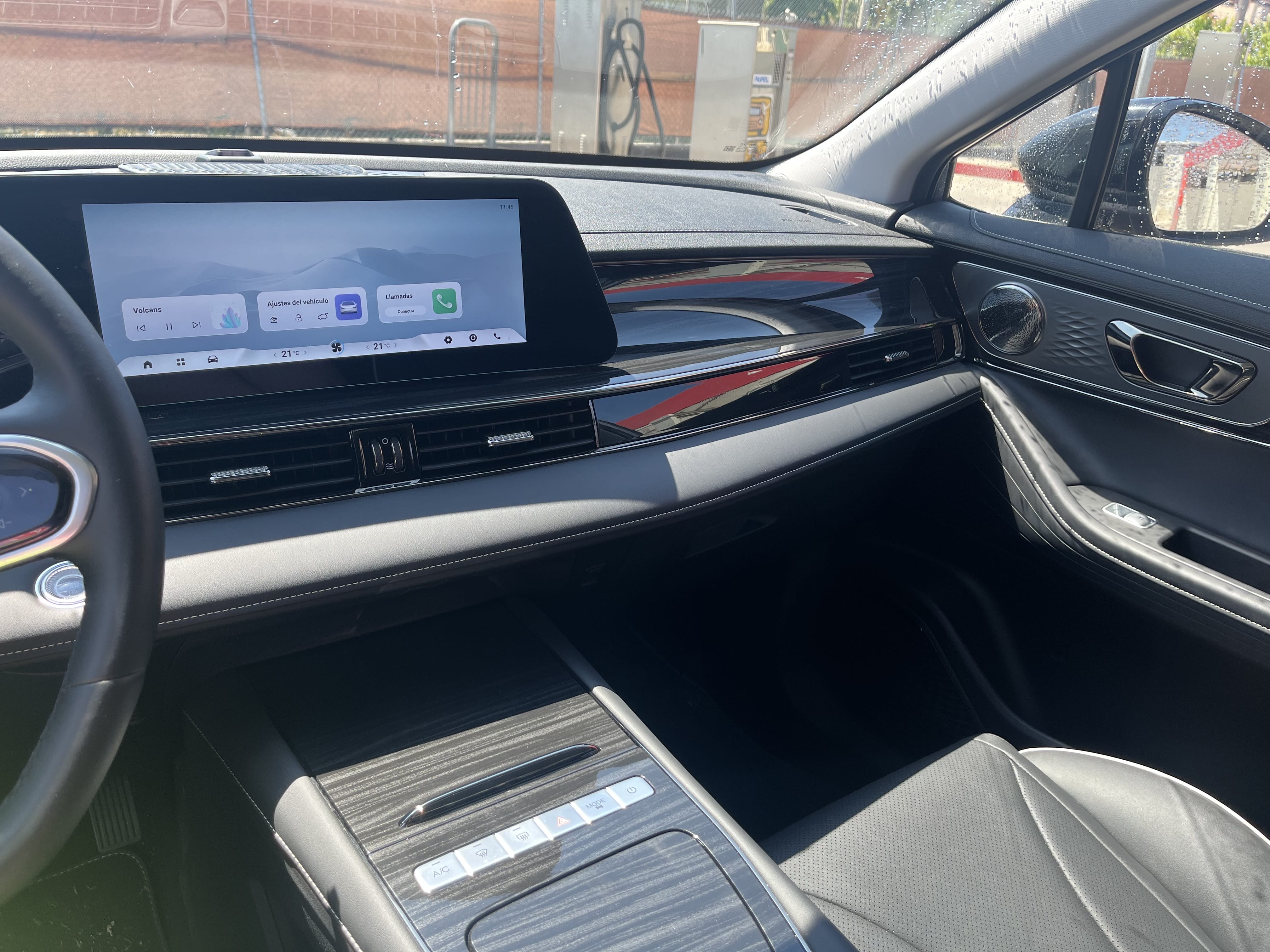 Omoda 5 Premium con Apple CarPlay
