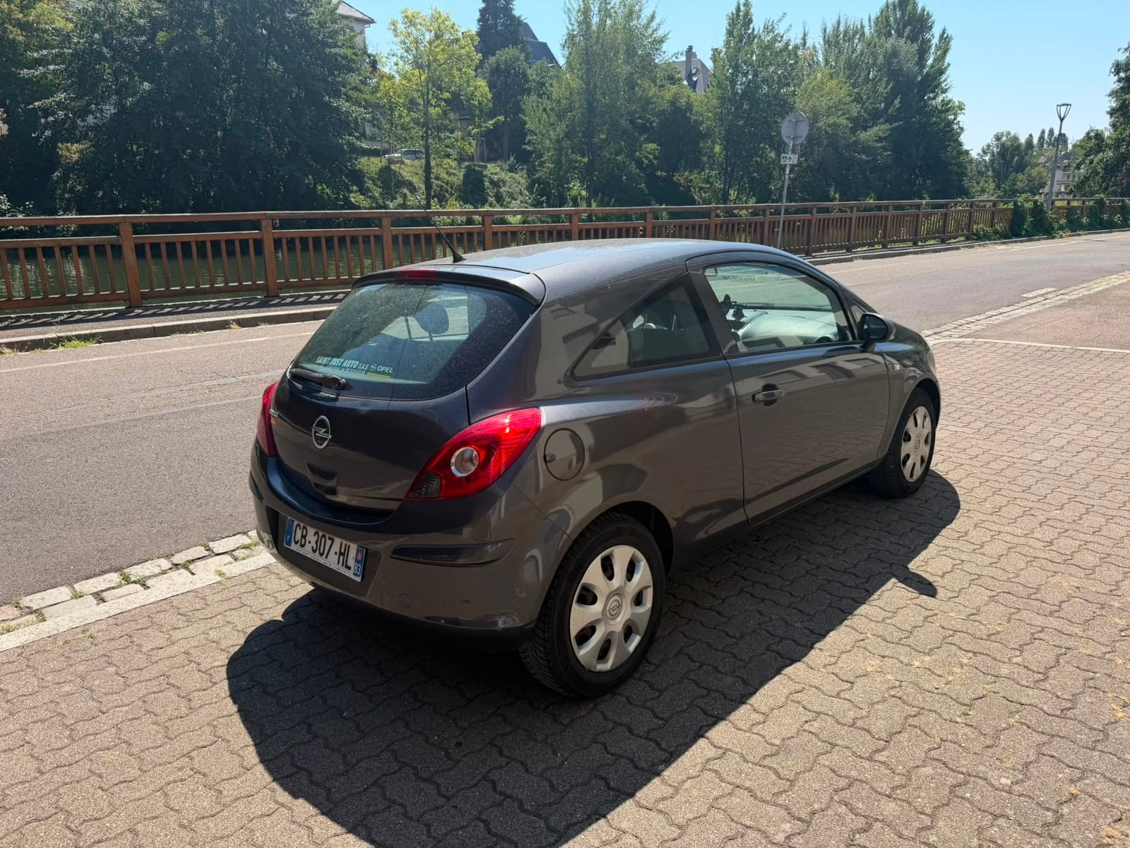 Opel Corsa avec Port USB
