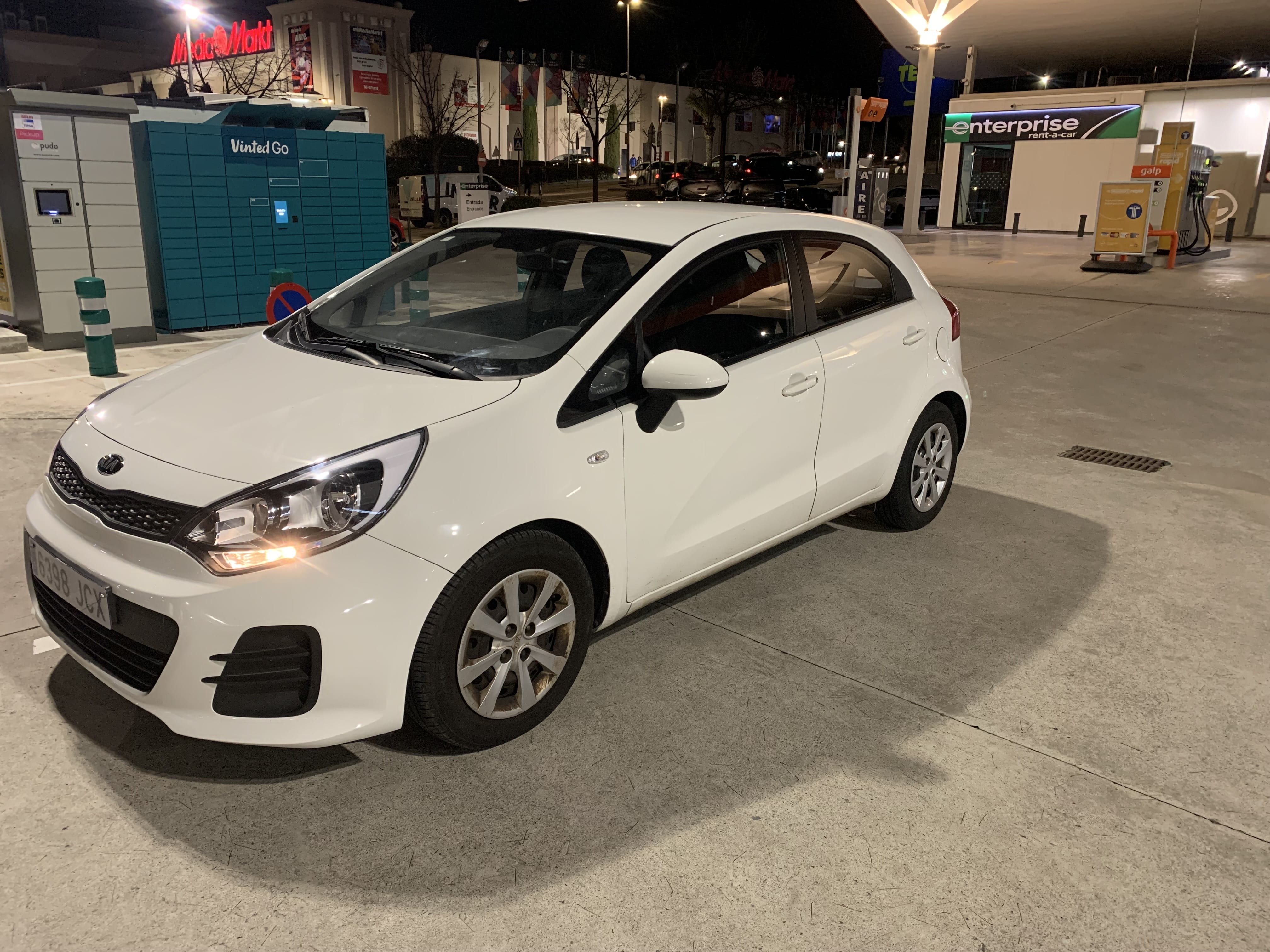Kia Rio con Aire acondicionado