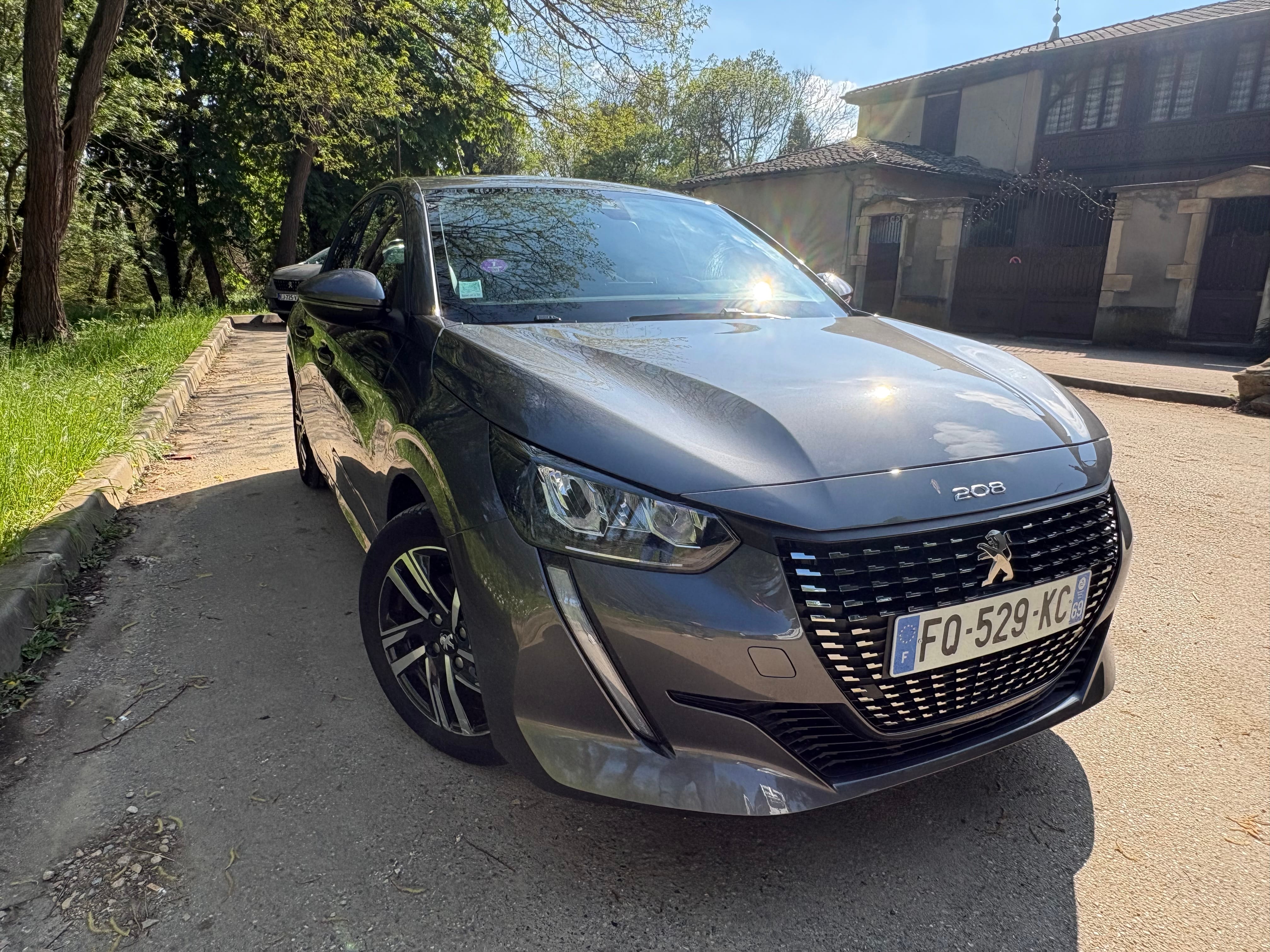Peugeot 208 208 Allure 15.000kms! avec Port USB