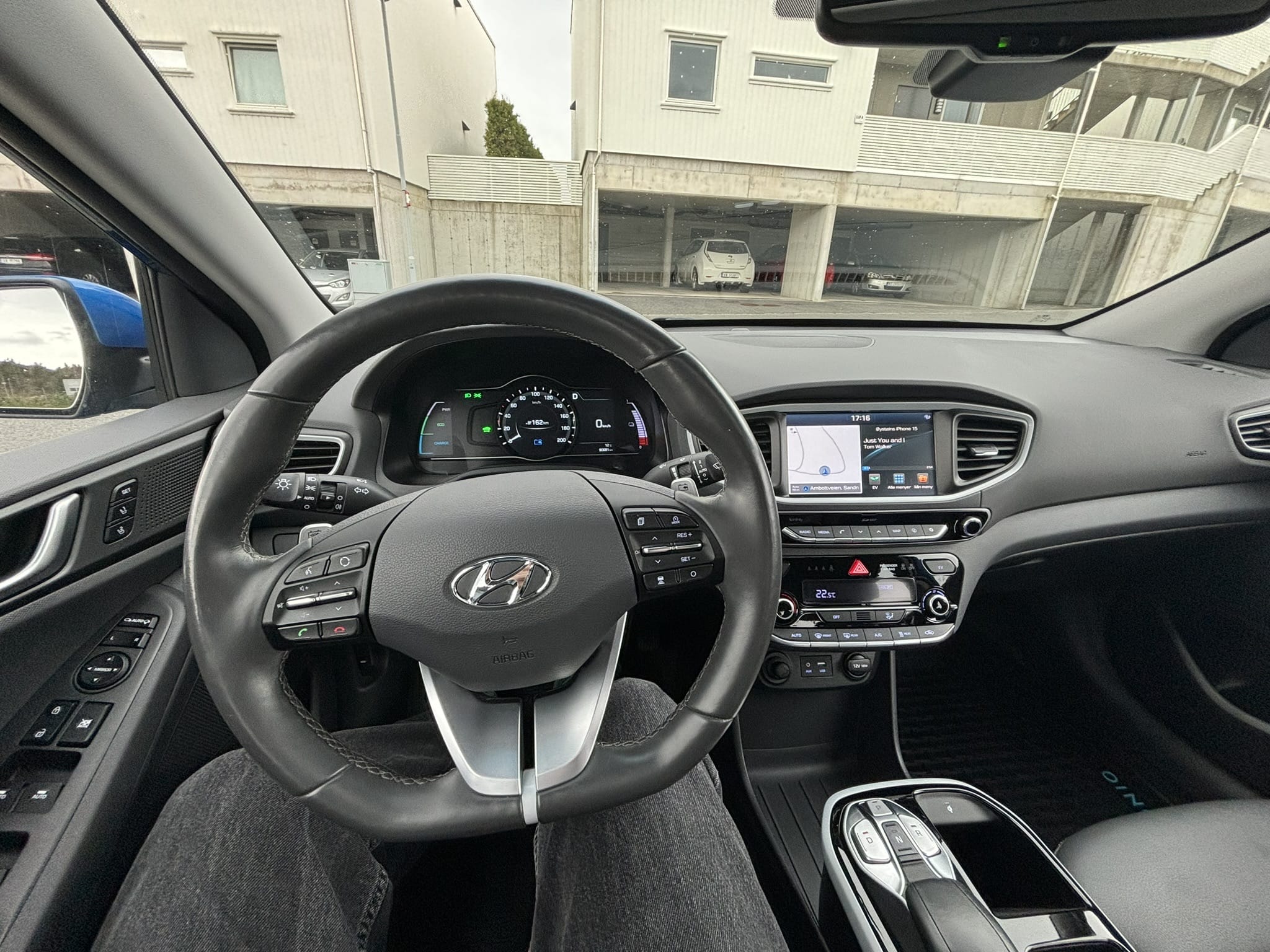 Hyundai Ioniq med Cruisekontroll