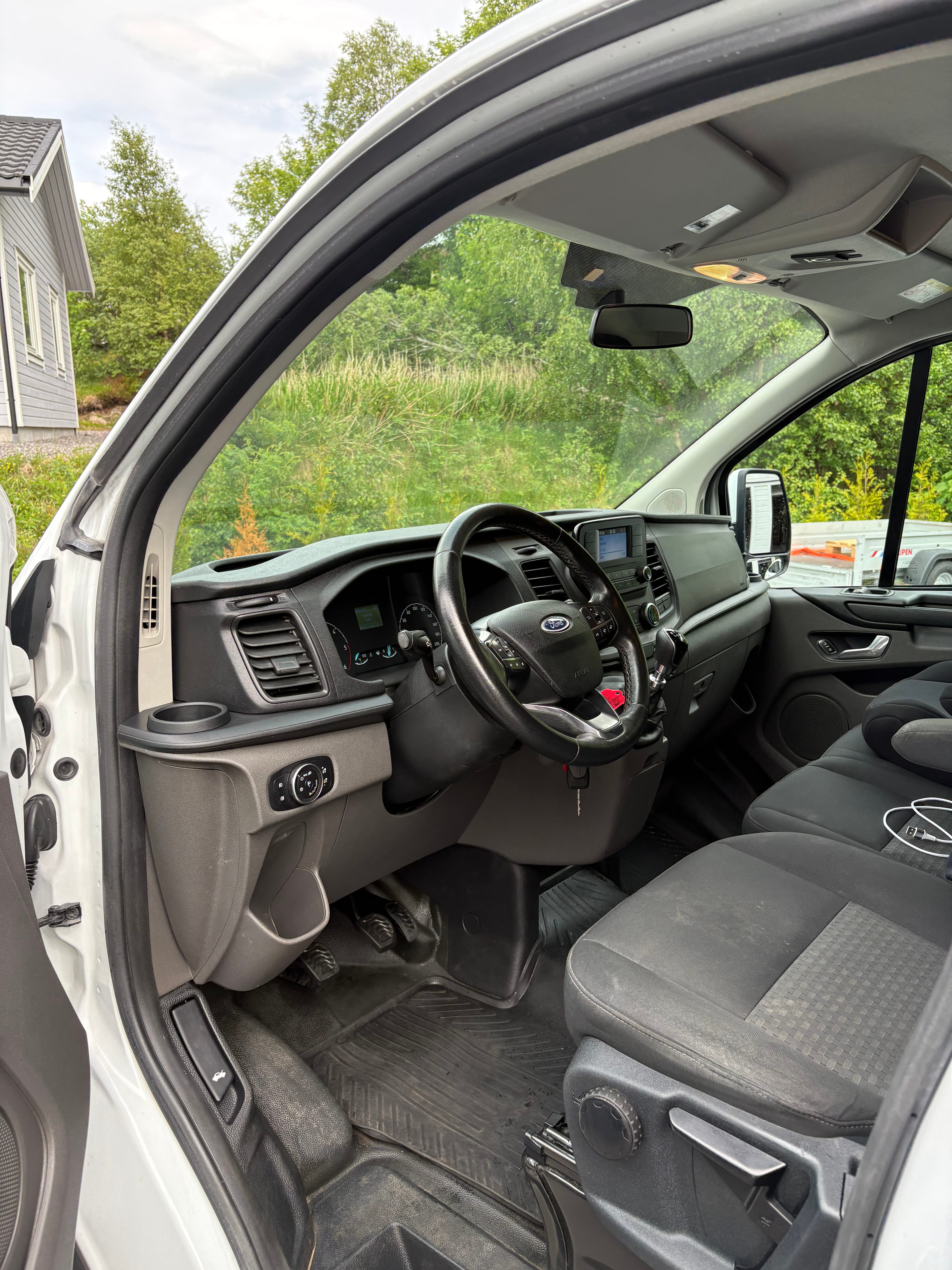 Ford Transit Custom Varebil med Bluetooth audio