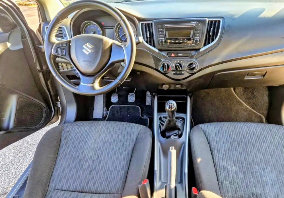 Suzuki Baleno avec Siège bébé
