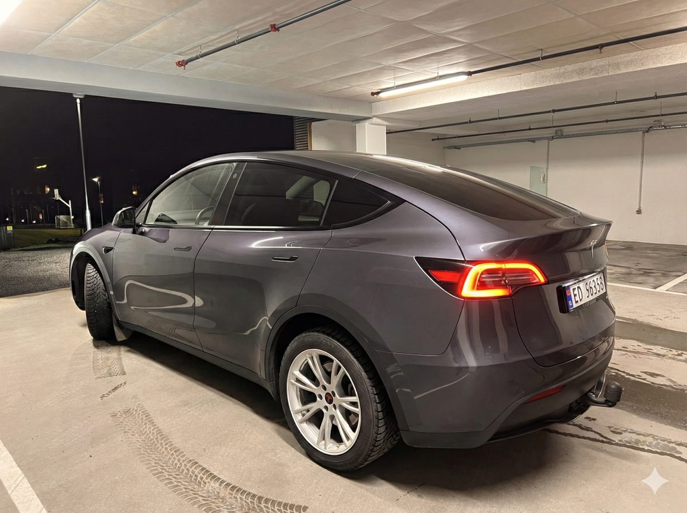 Tesla Model Y Long Range med GPS