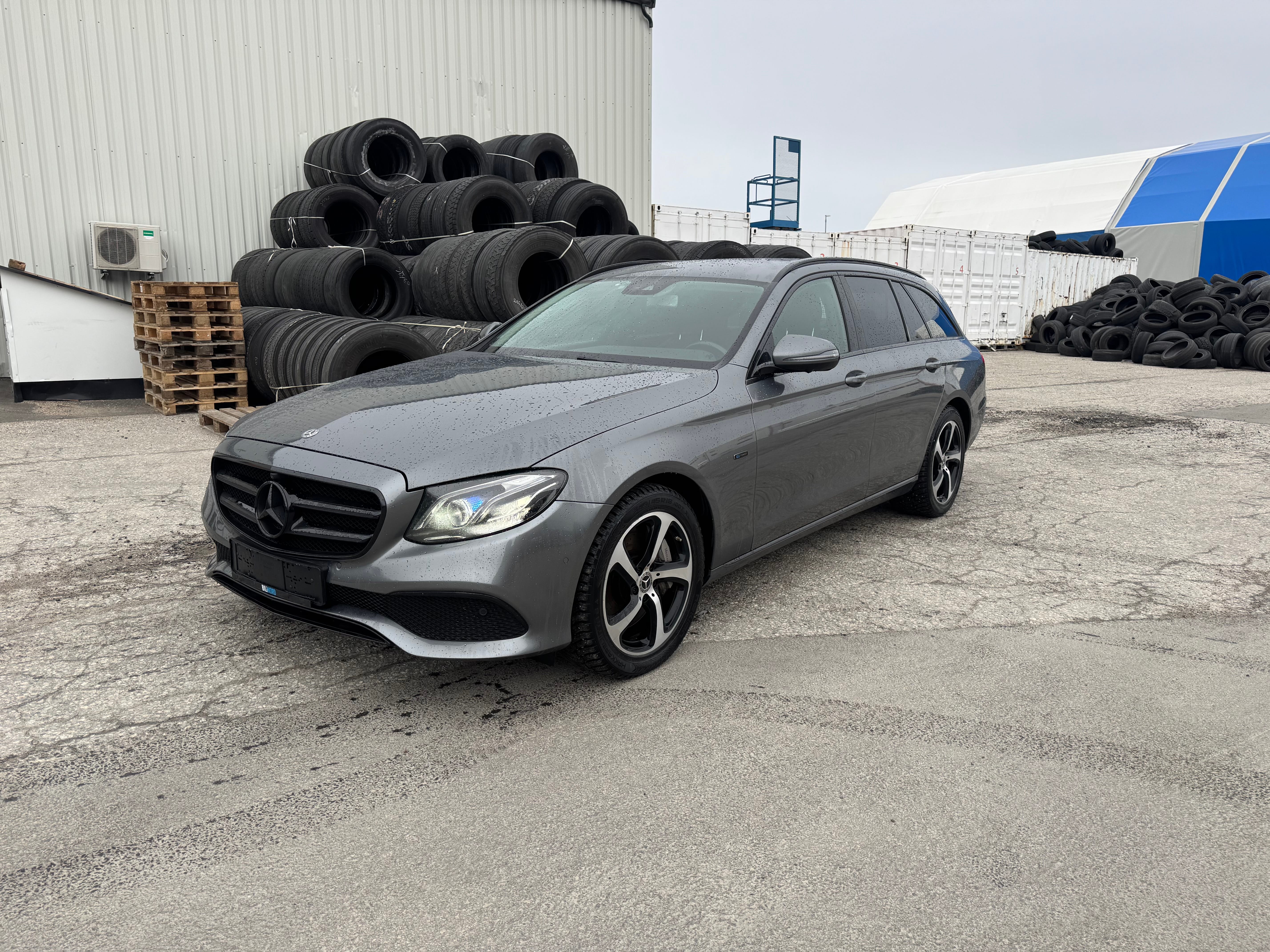 Mercedes-Benz E-Klasse E 300 med Aircondition