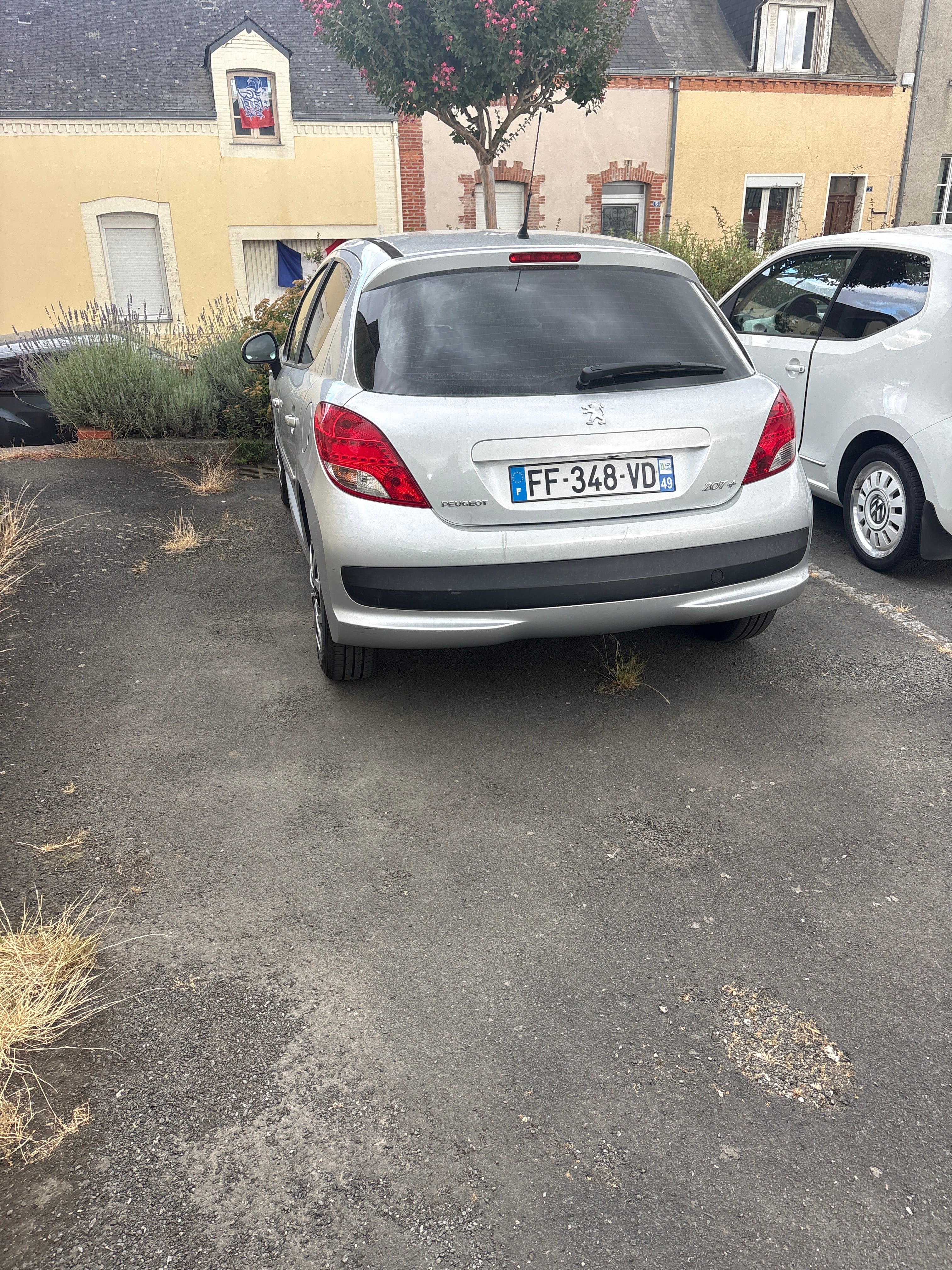 Peugeot 207+ avec Climatisation