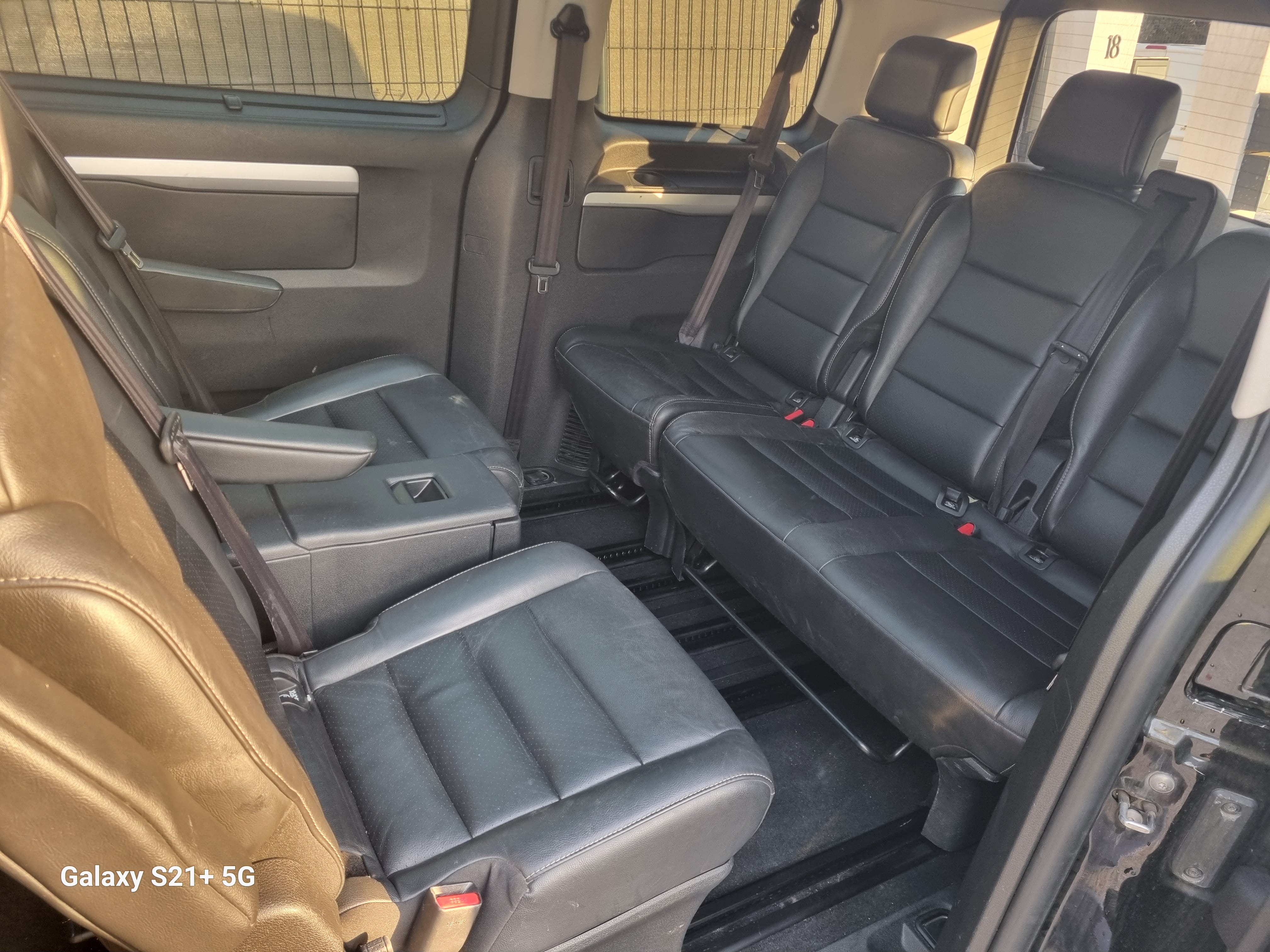 Peugeot Traveller Business 2litre hdi 180 avec GPS