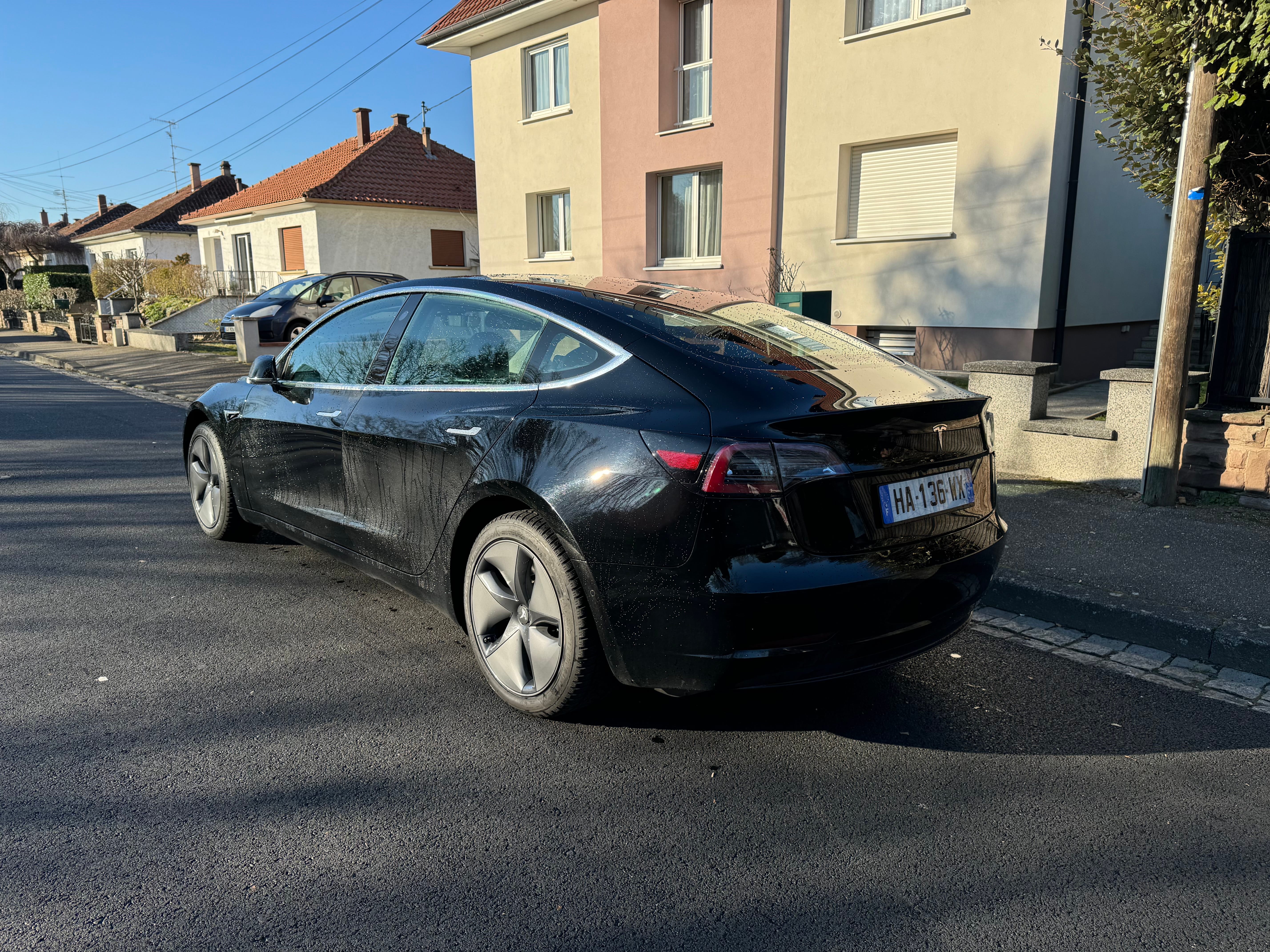 Tesla Model 3 Standard Range Plus avec Caméra de recul