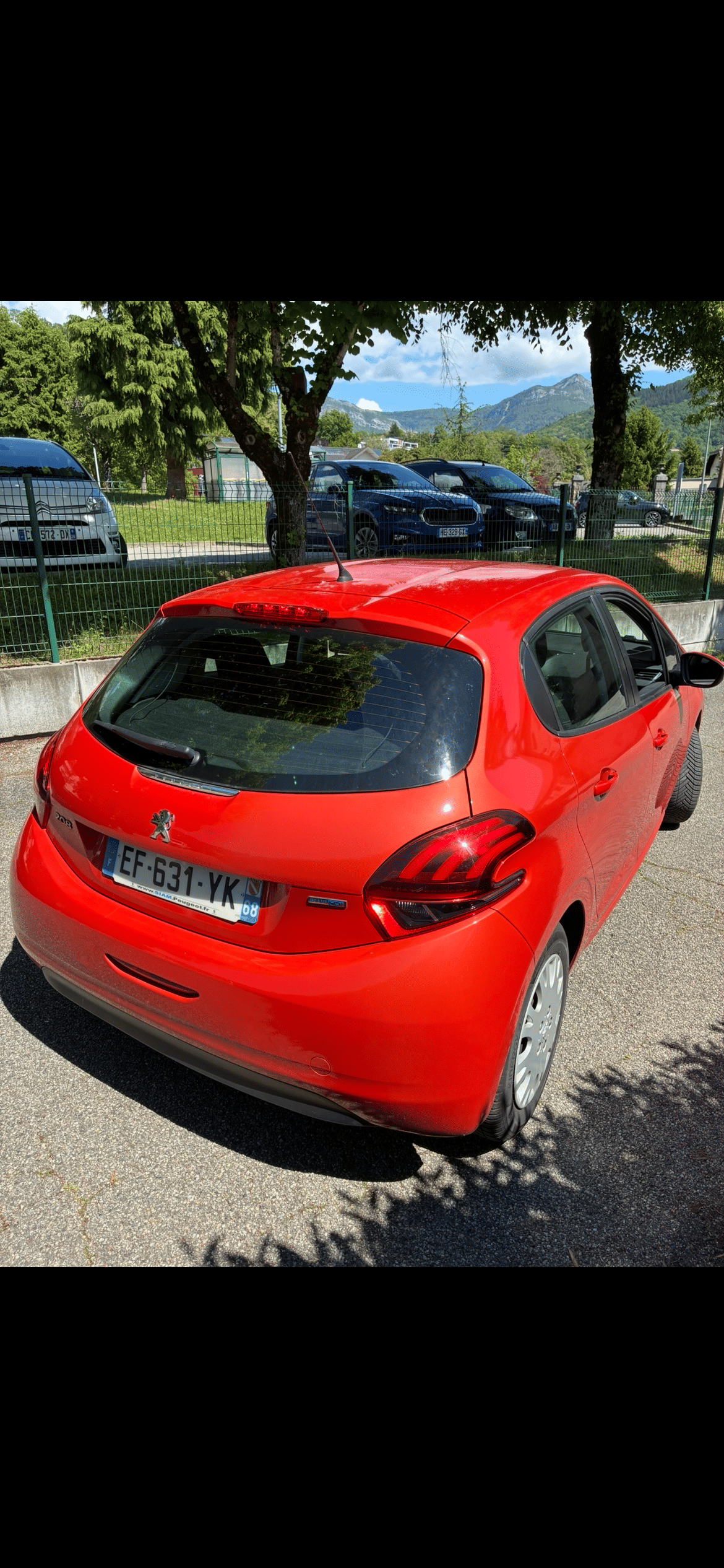 Peugeot 208 avec Autoradio