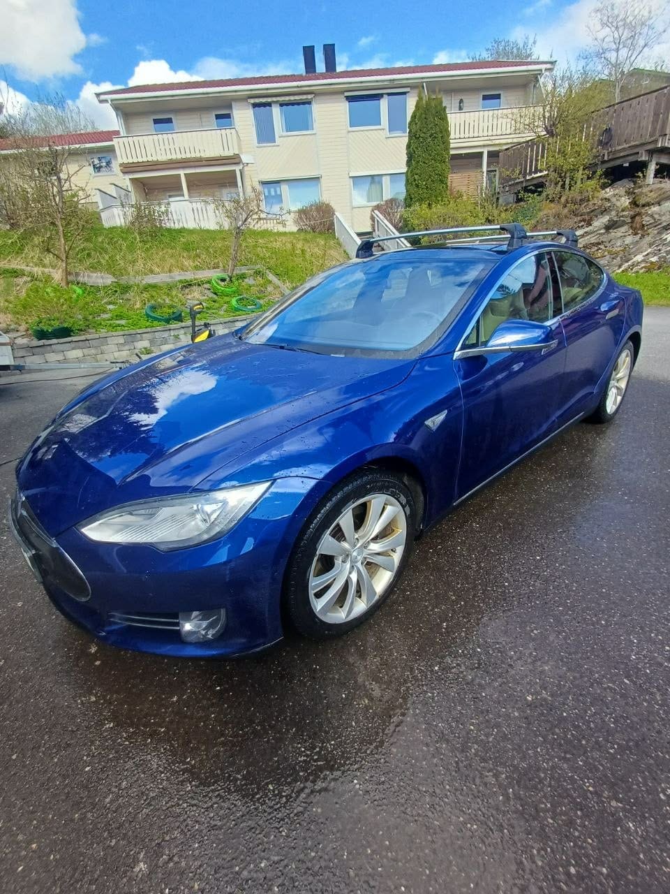 Tesla Model S med Cruisekontroll