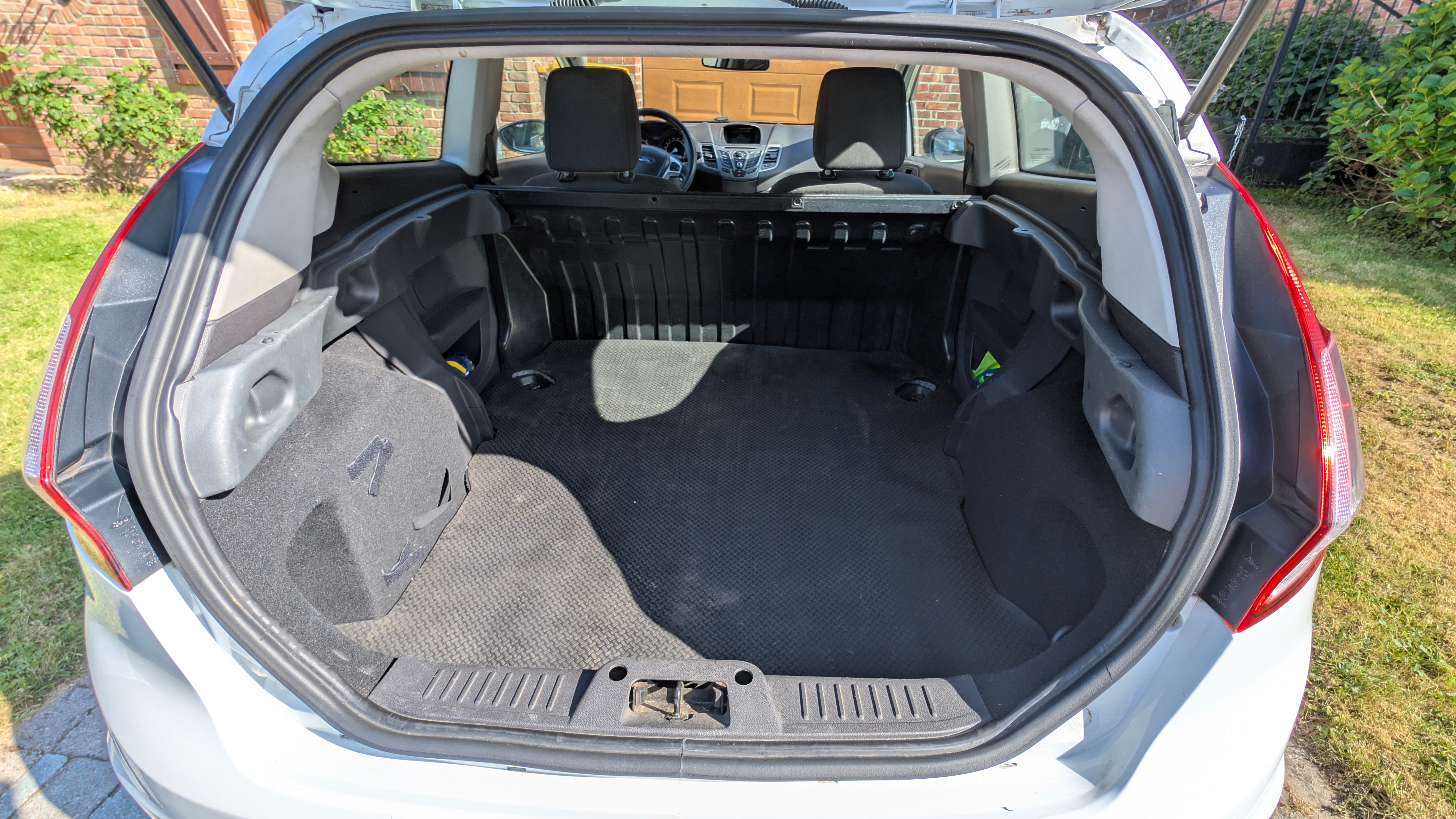 Ford Fiesta avec Autoradio