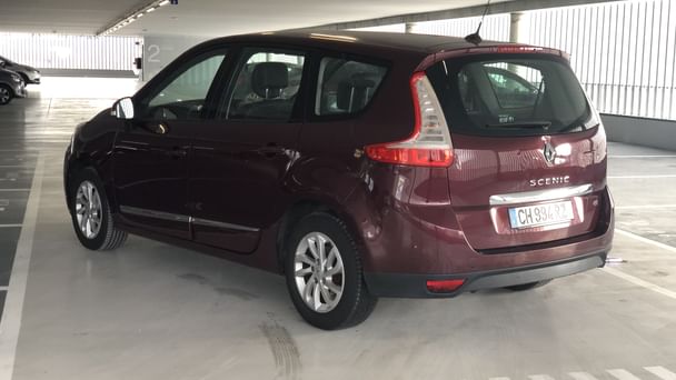 Renault Grand Scenic Louez le Renault Grand Scénic 7 Places – Spacieux, Confortable et Économique !