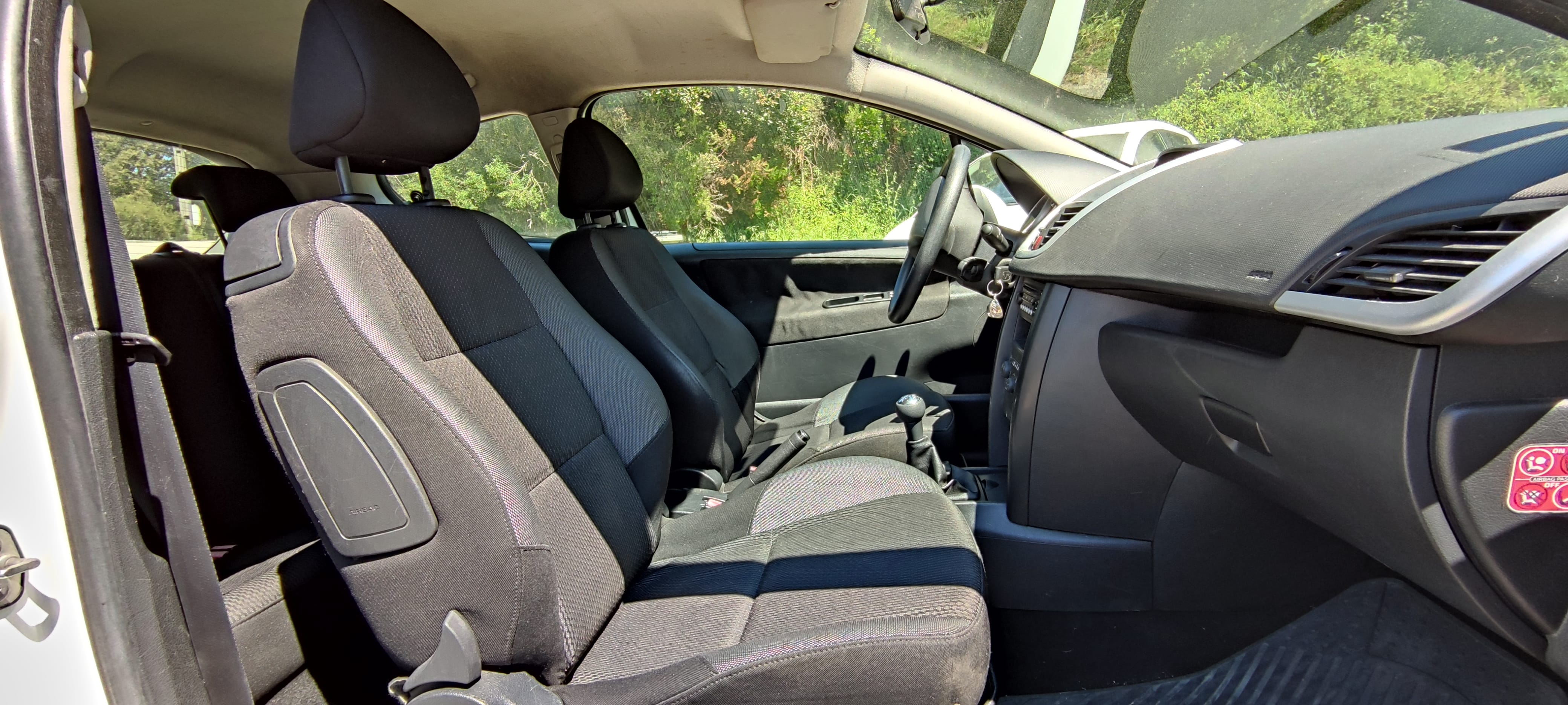 Peugeot 207 1.4 HDI avec Siège bébé