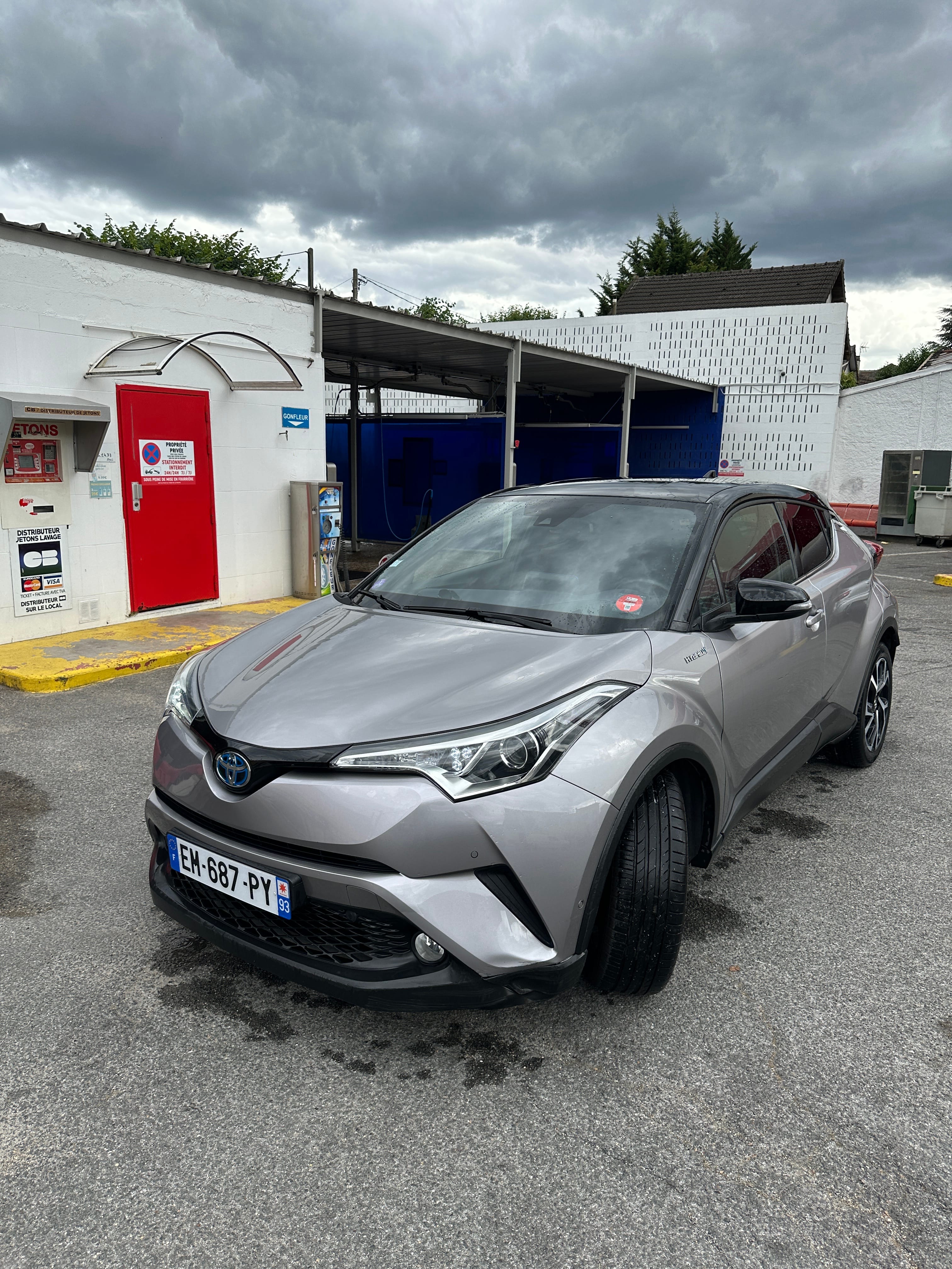Toyota C-HR Hybrid, 2017, Essence 95 / Électrique (hybride), automatique