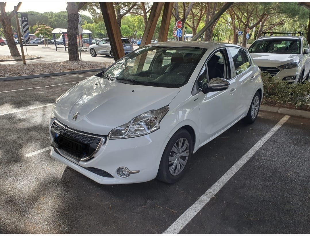 Peugeot 208, 2014, Essence 95