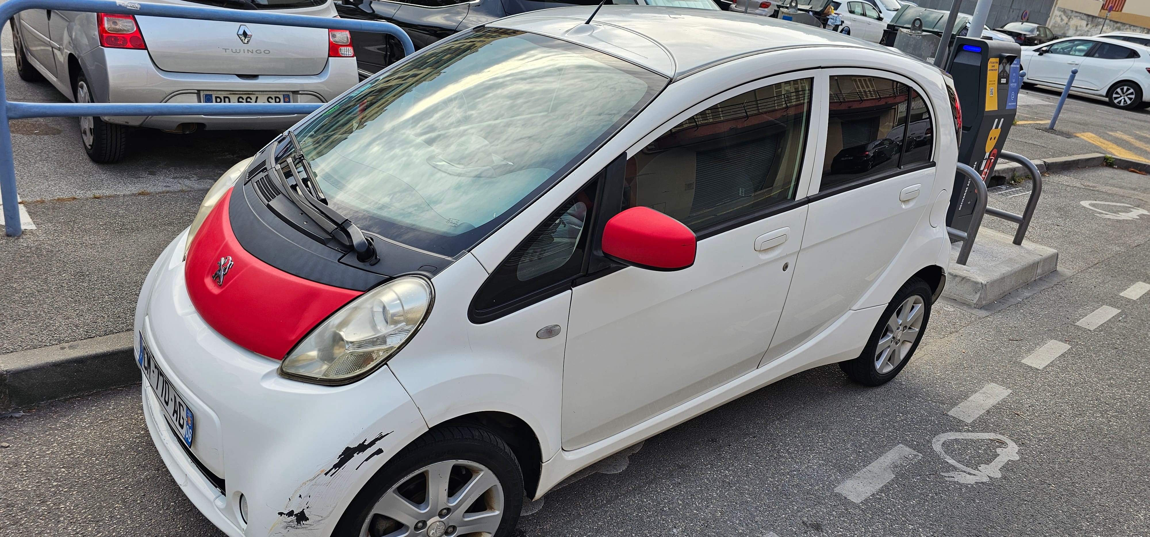 Peugeot iOn, 2012, Électrique, automatique