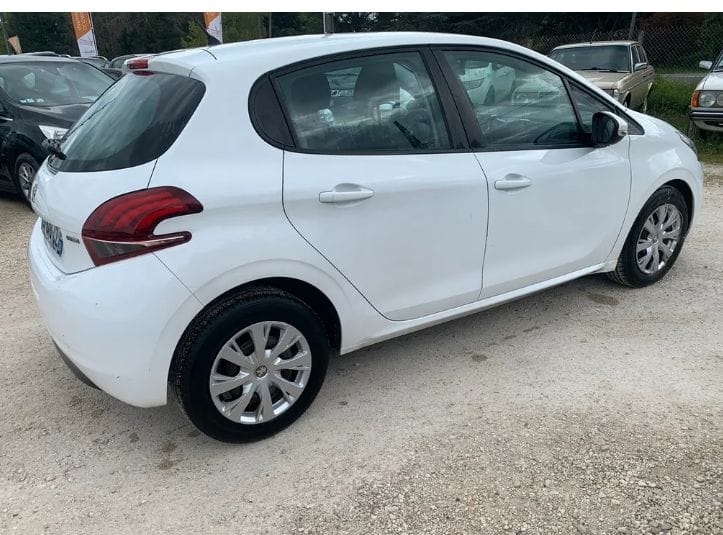 Peugeot 208 avec GPS