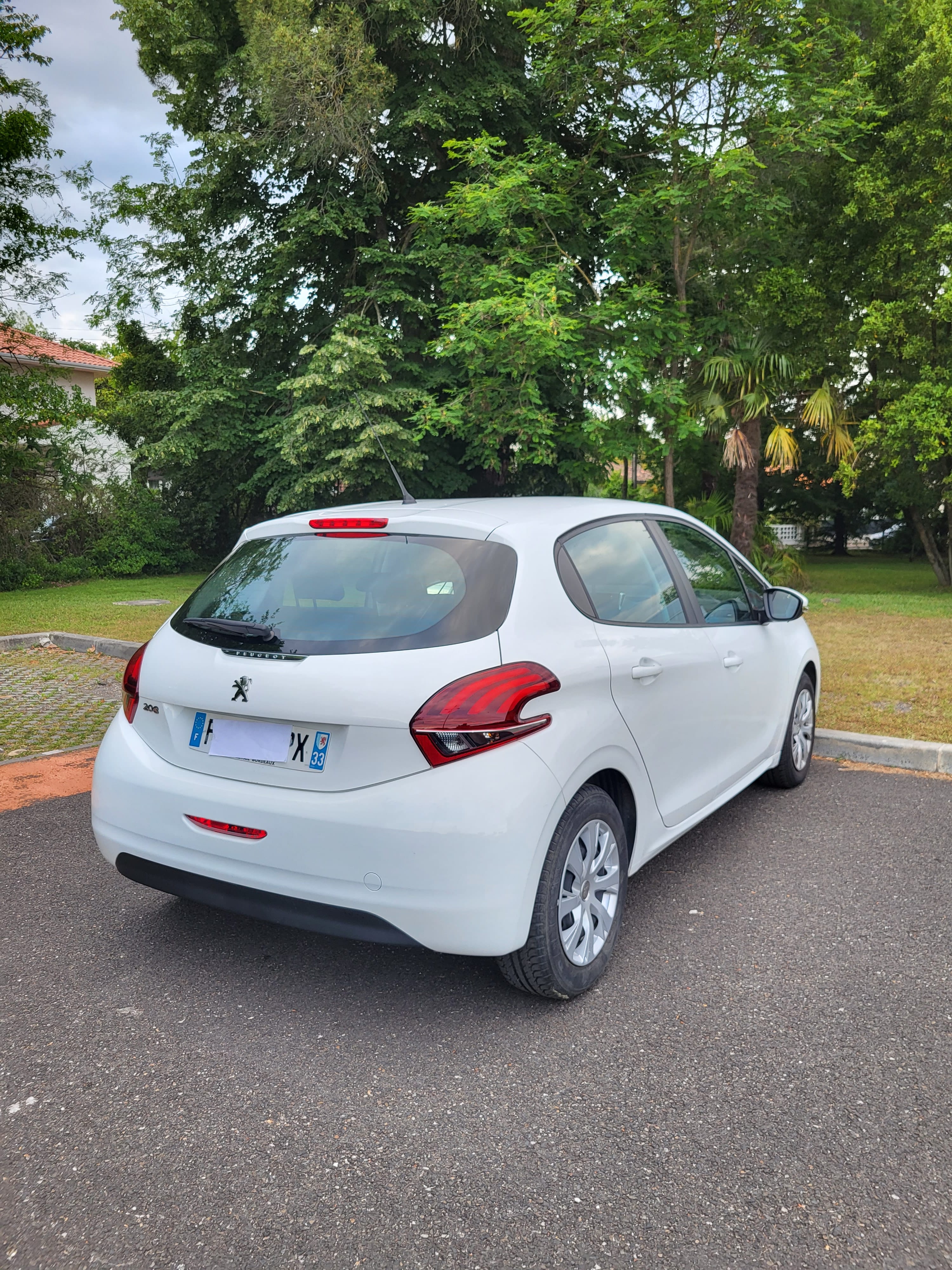 Peugeot 208 avec GPS