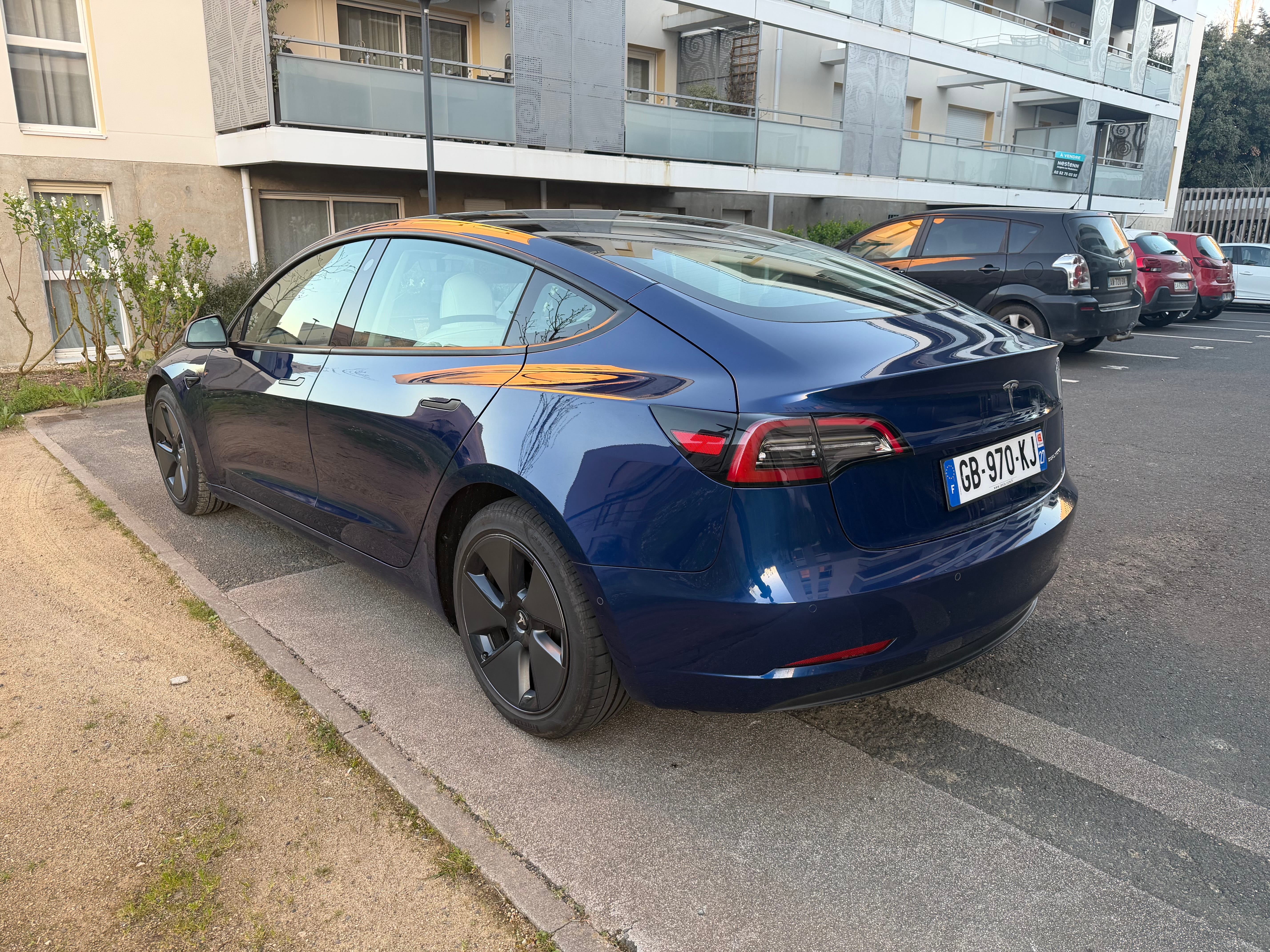 Tesla Model 3 avec GPS