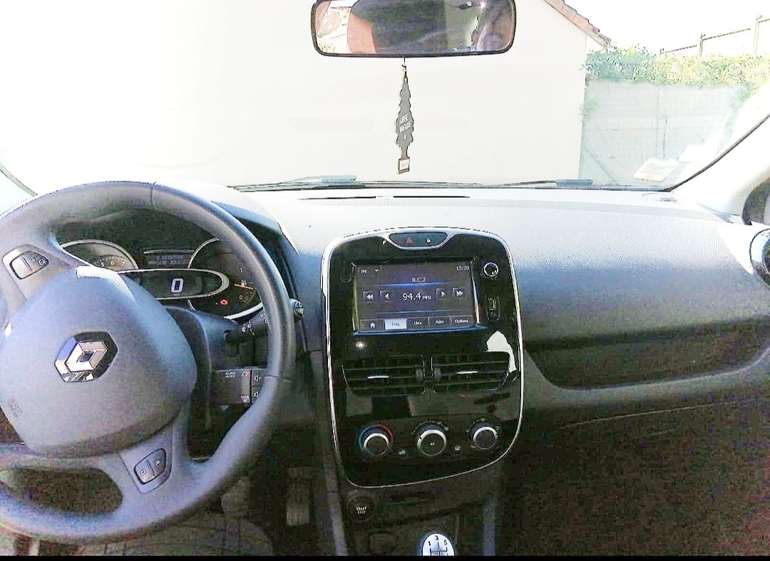 Renault Clio avec Siège bébé