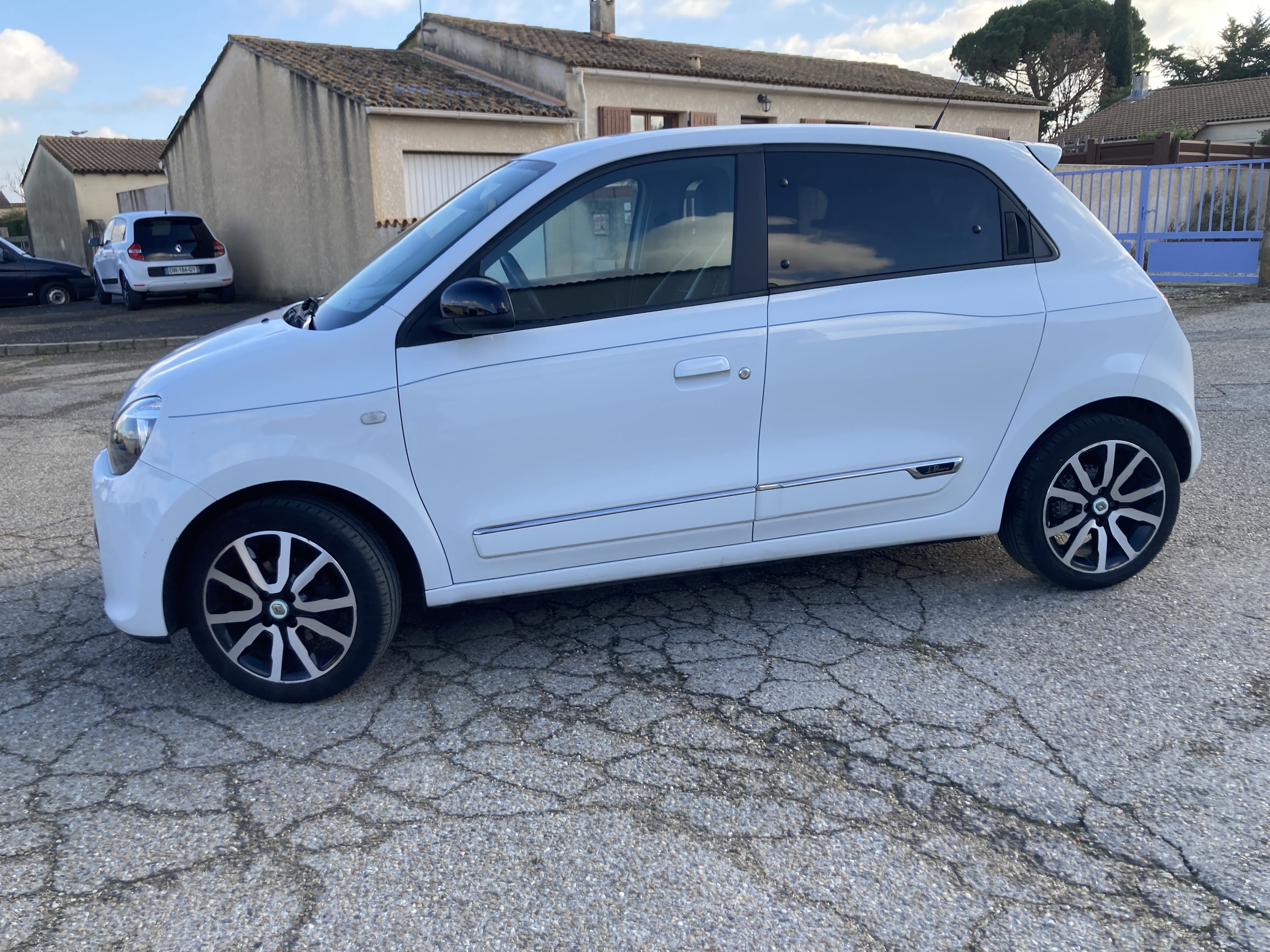 Renault Twingo III " La Parisienne" with Air conditioning