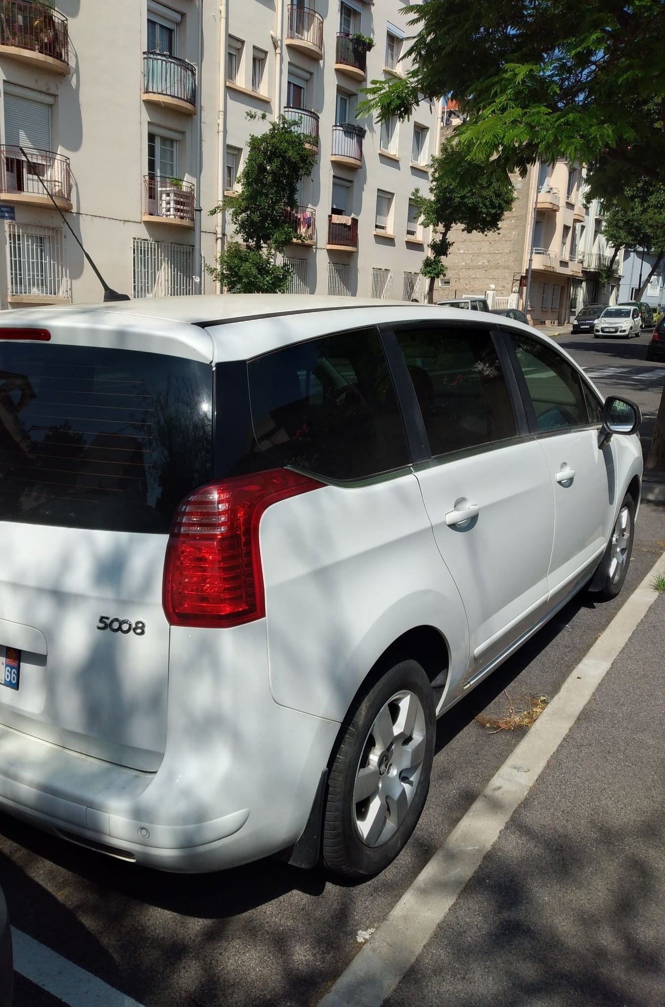 Peugeot 5008 2.0 blue hdi 150cv avec Régulateur de vitesse