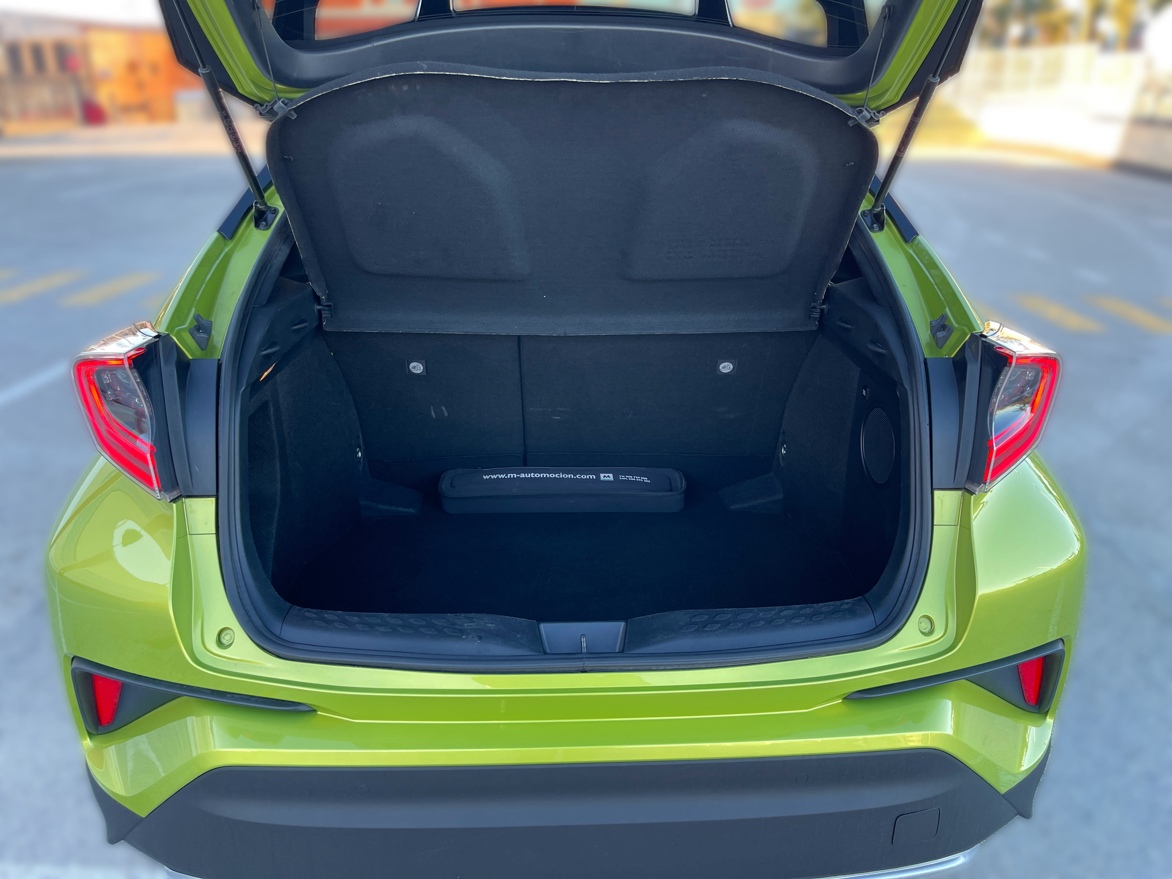 Toyota C-HR Hybrid 1.8 JBL Limited Edition med Lydinngang