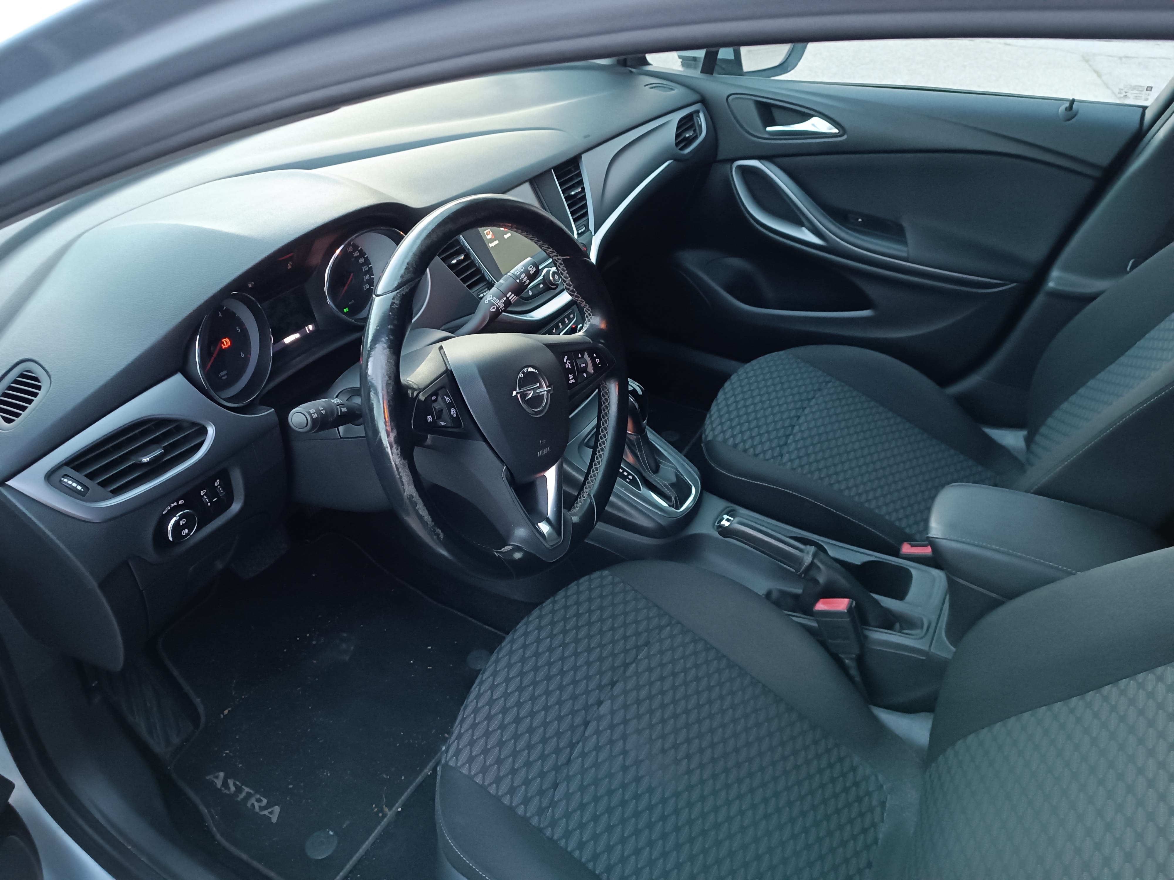 Opel Astra Sports Tourer 1.6 CDTI 136CV with Cruise control