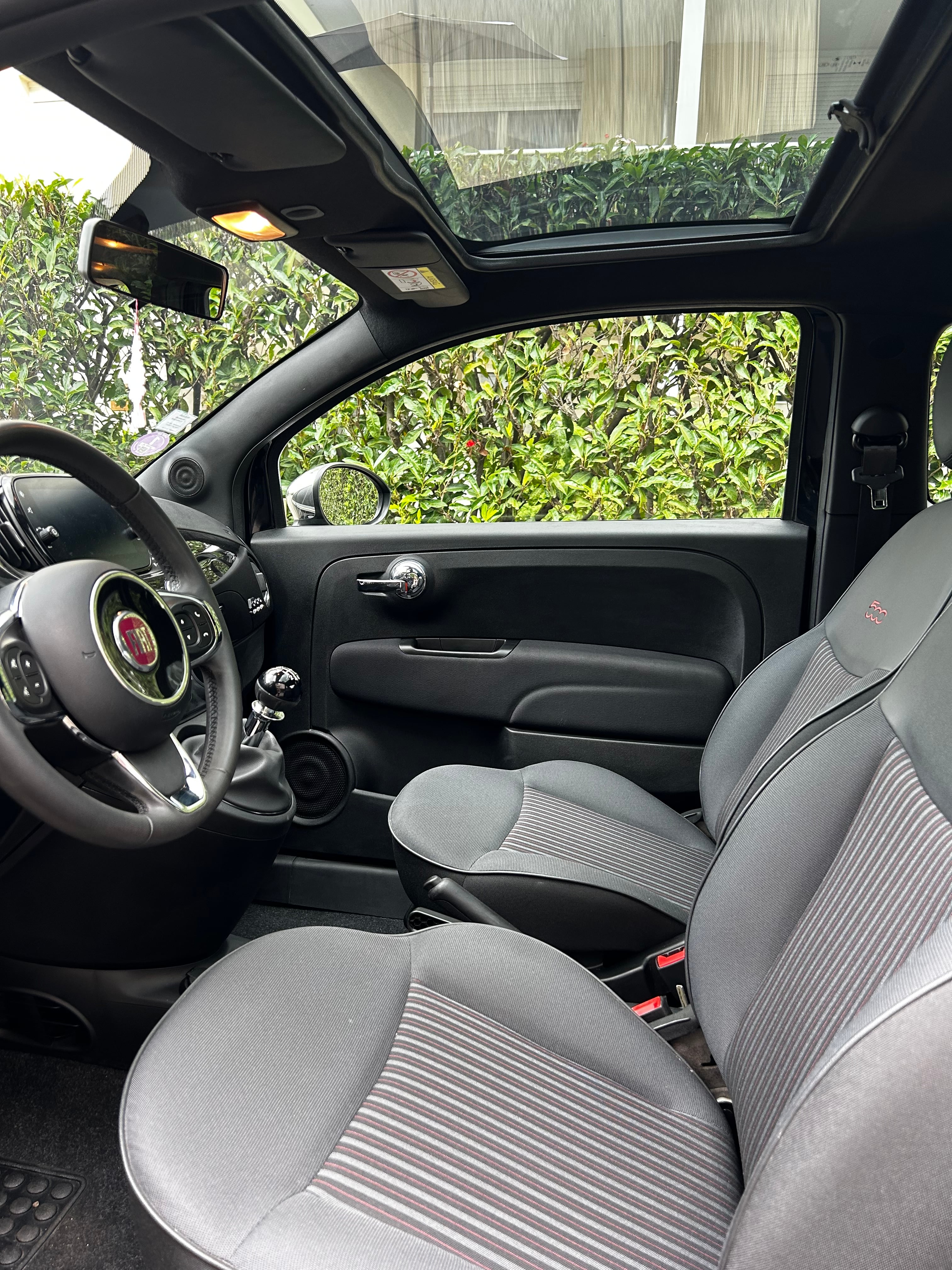 Fiat 500 Hybride avec Apple CarPlay