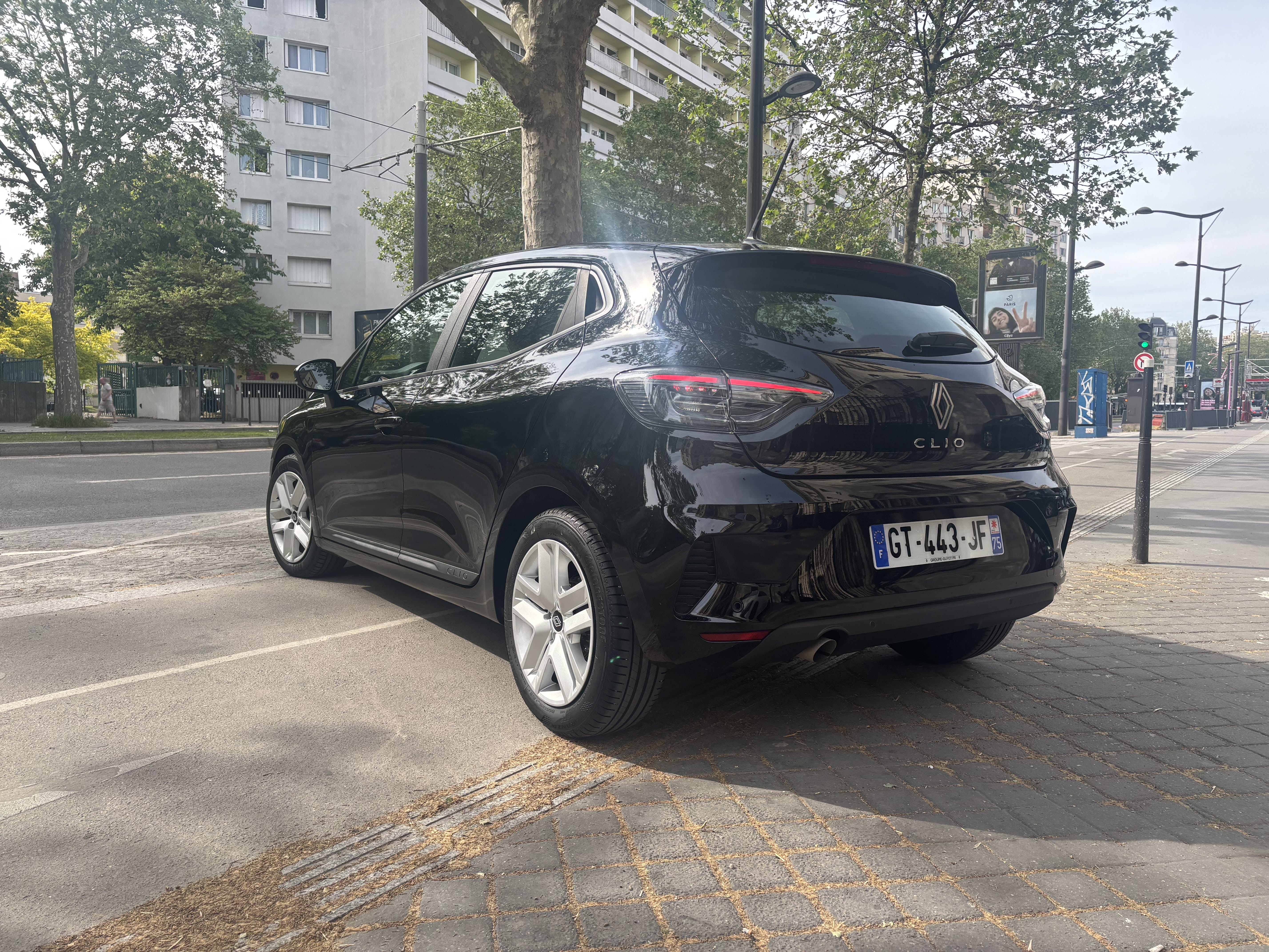 Renault Clio Metro ligne 7bis/ 11 Place des Fêtes place 287 avec Caméra de recul