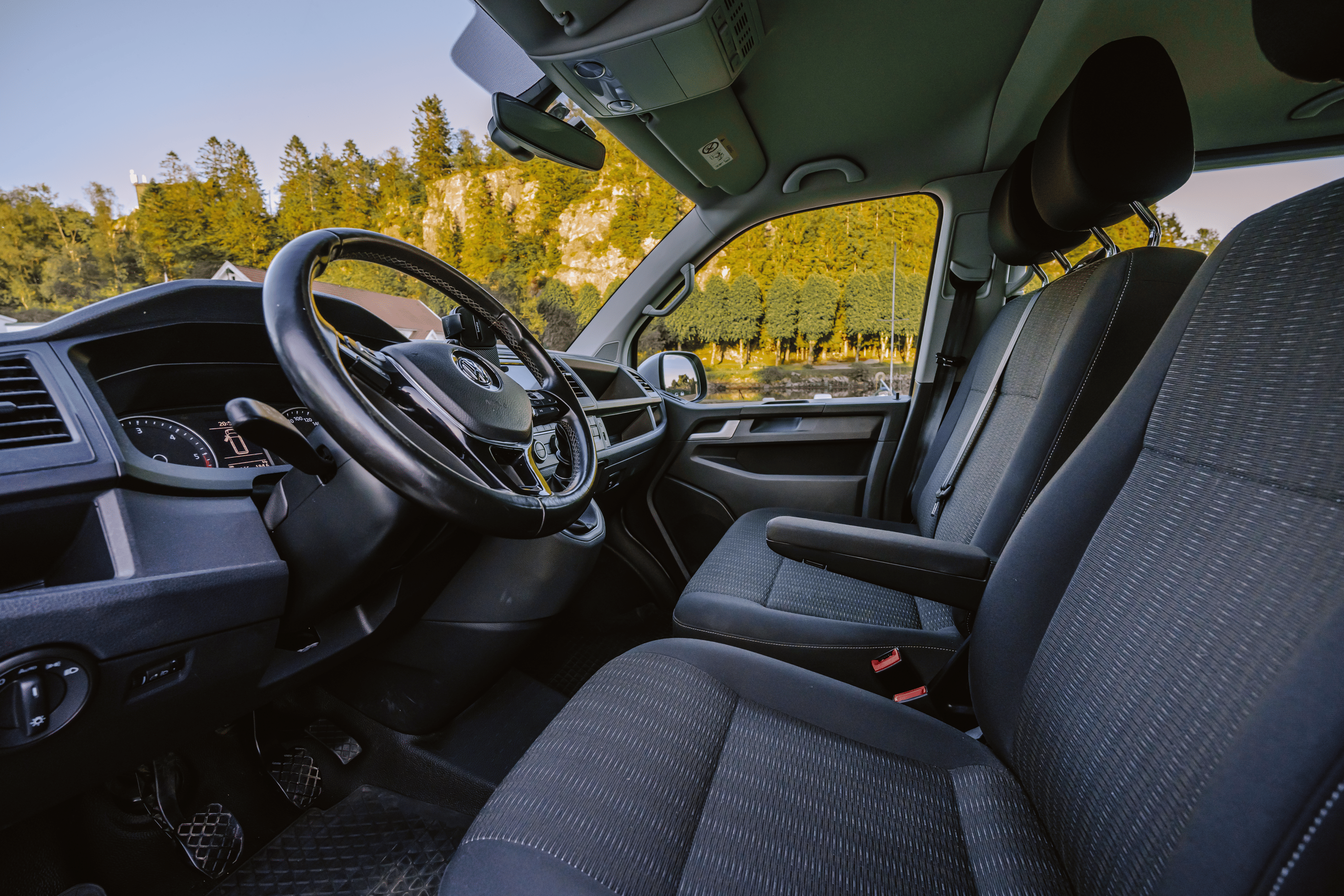 Volkswagen Caravelle med Bluetooth audio