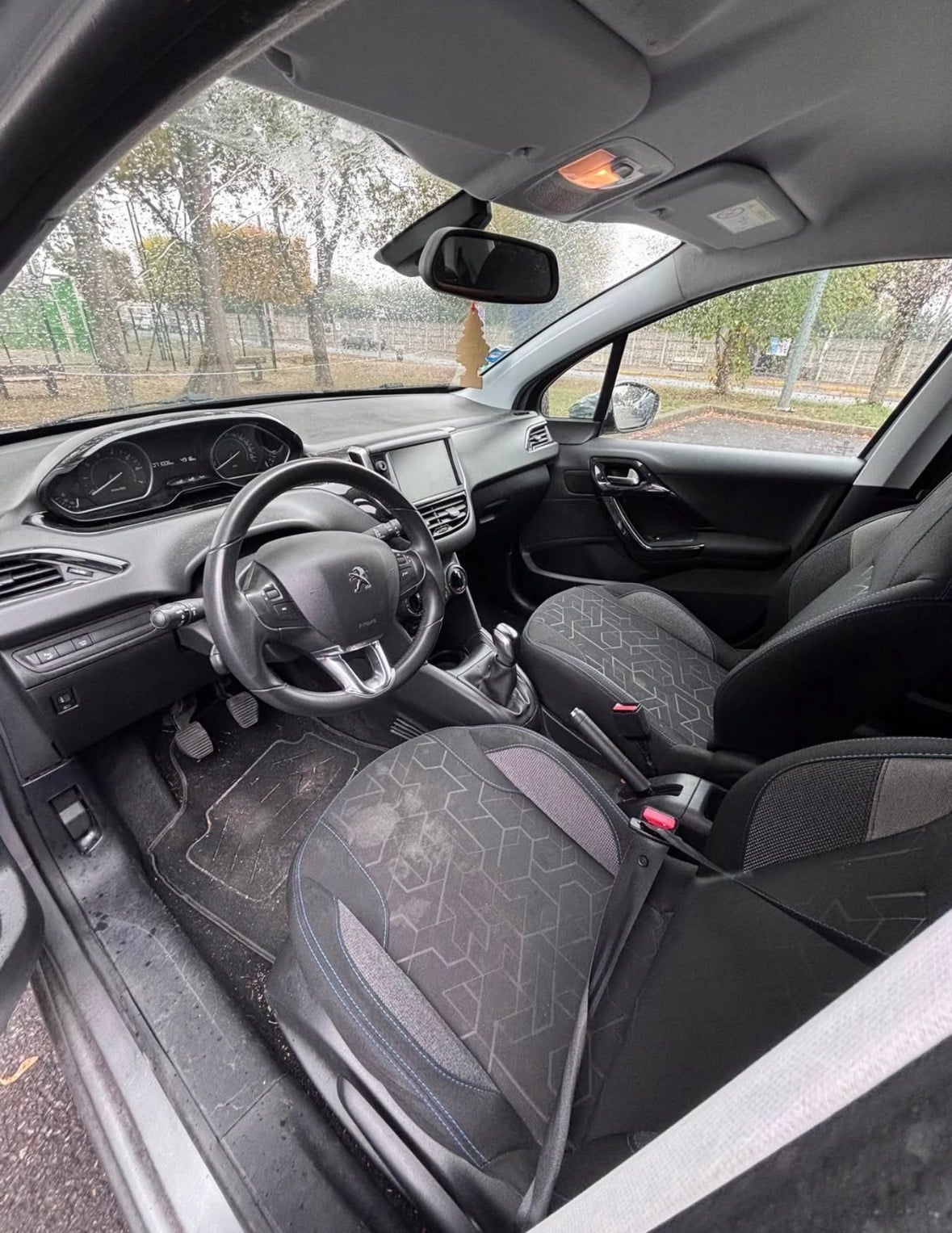 Peugeot 208 avec GPS