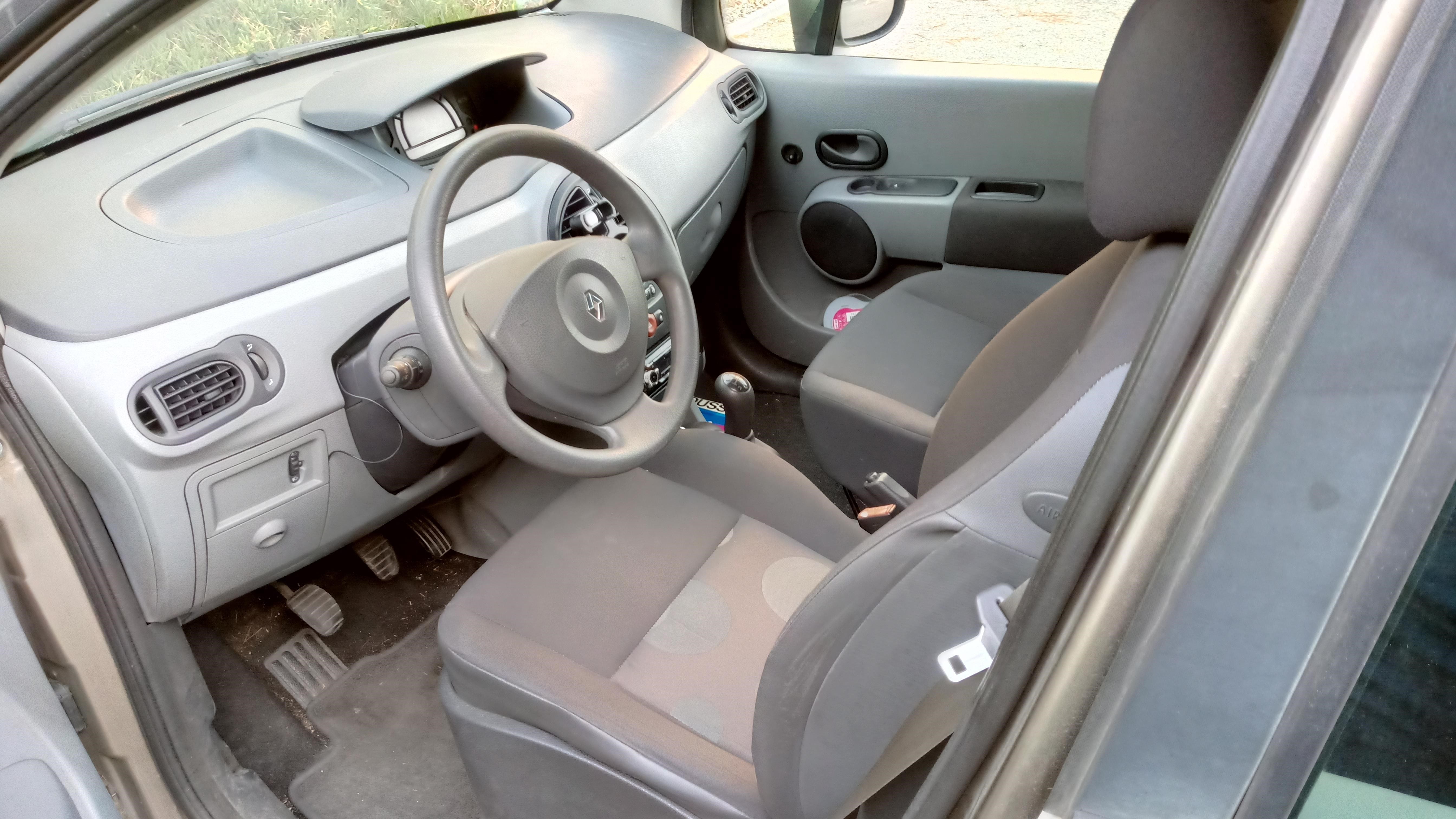 Renault Grand Modus with Baby seat