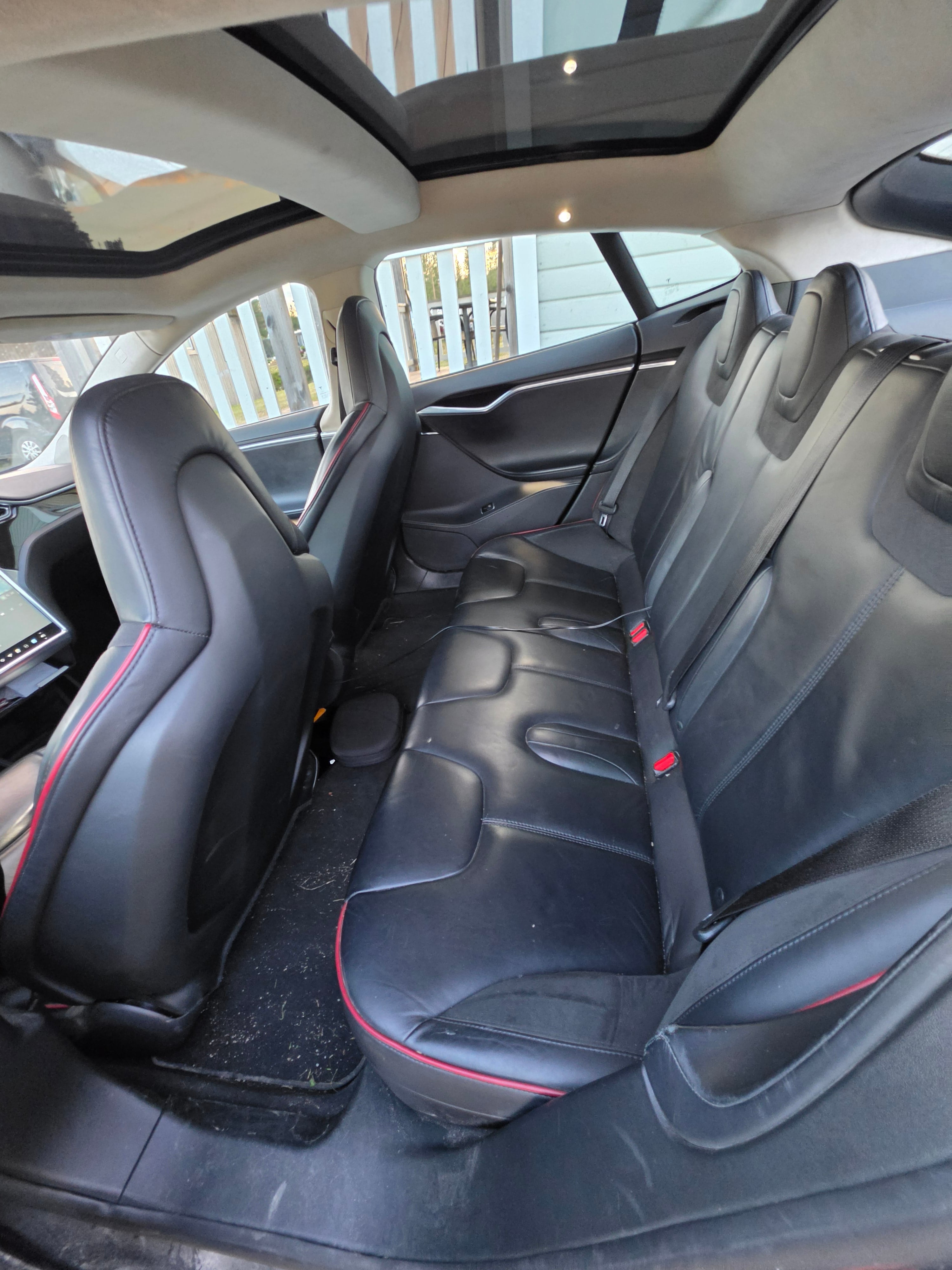 Tesla Model S Performance med GPS