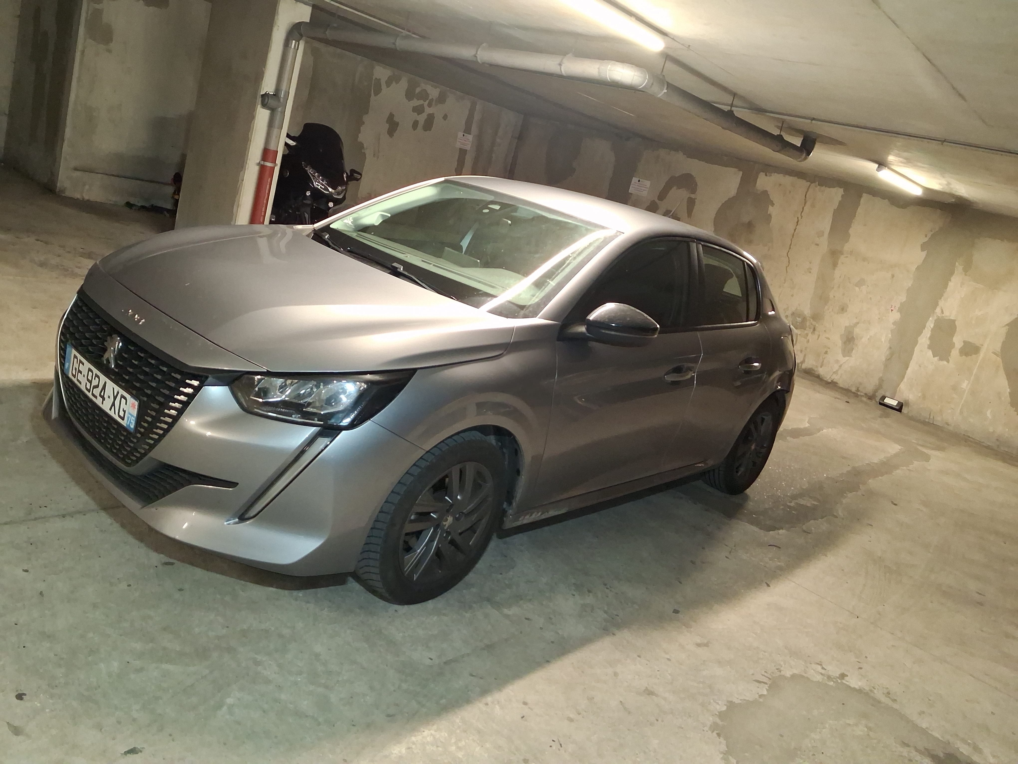 Peugeot 208 GE924, 2022, Essence 95