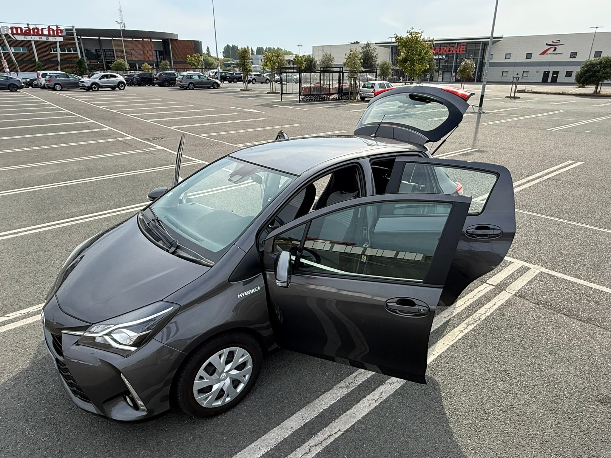 Toyota Yaris 5-Door L avec Port USB